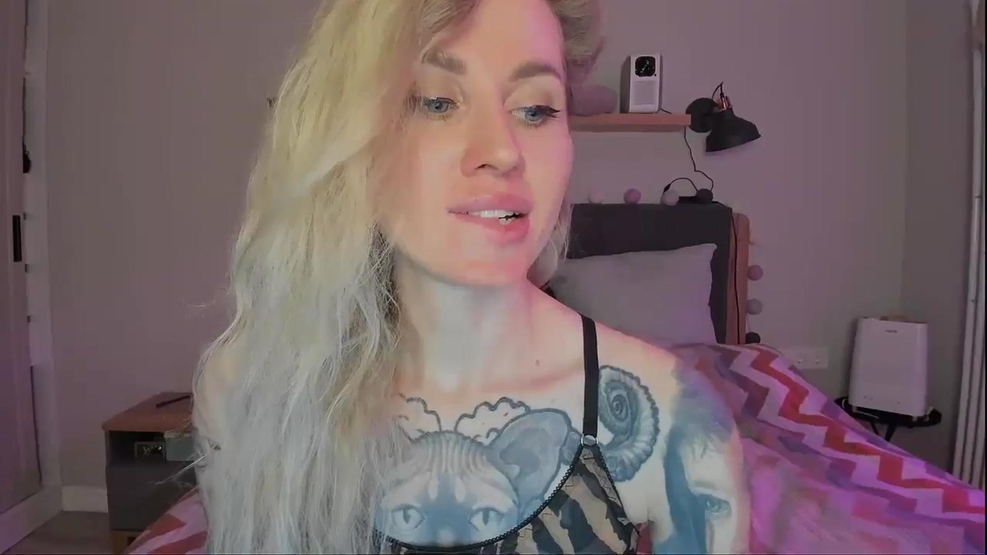 Gallery image thumbnail from Alexa_Smithhh's myfreecams stream on, 09/23/2024, 19:53 image 9 of 20
