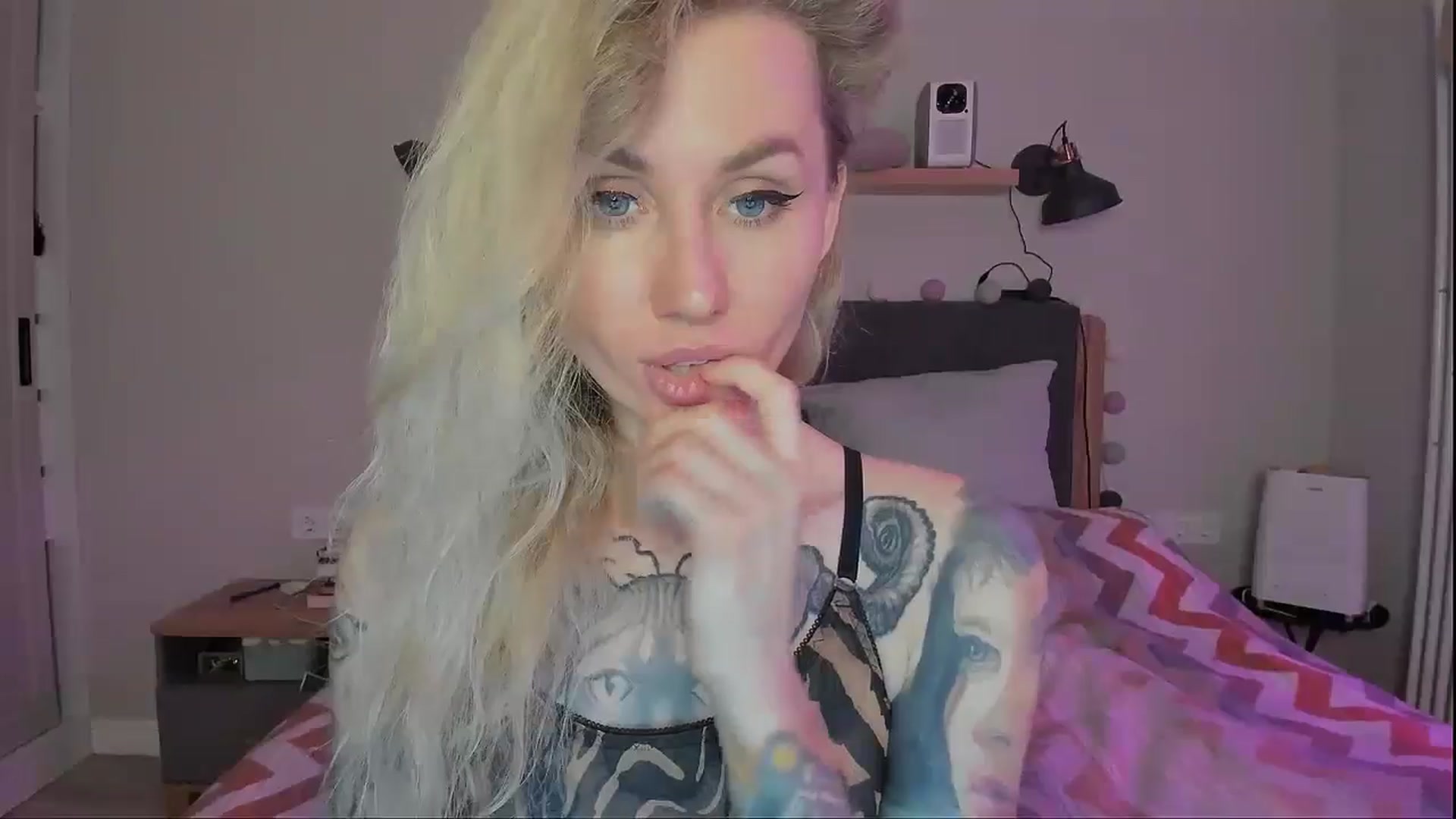 Gallery image thumbnail from Alexa_Smithhh's myfreecams stream on, 09/23/2024, 19:53 image 11 of 20