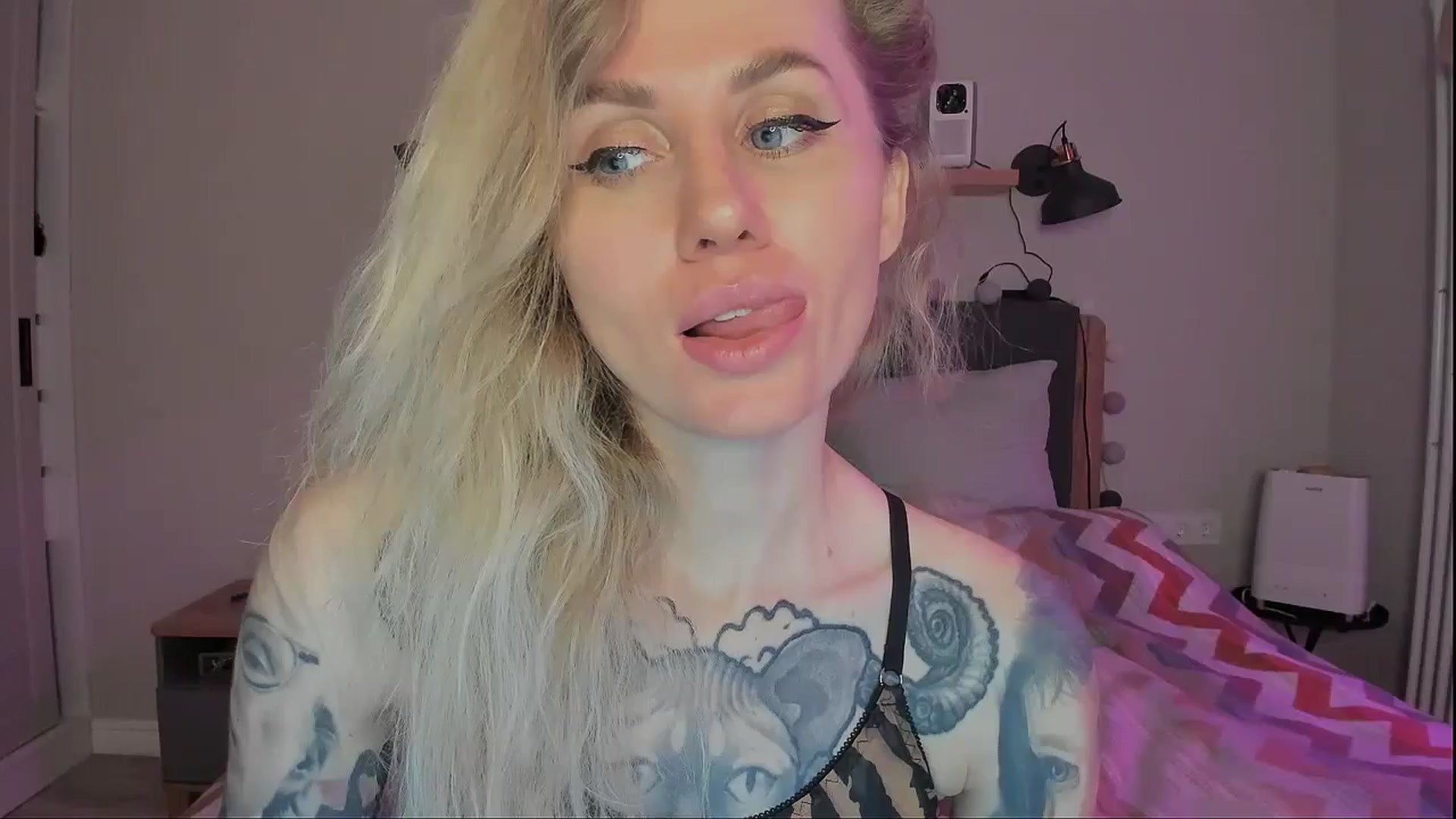 Gallery image thumbnail from Alexa_Smithhh's myfreecams stream on, 09/23/2024, 19:53 image 19 of 20