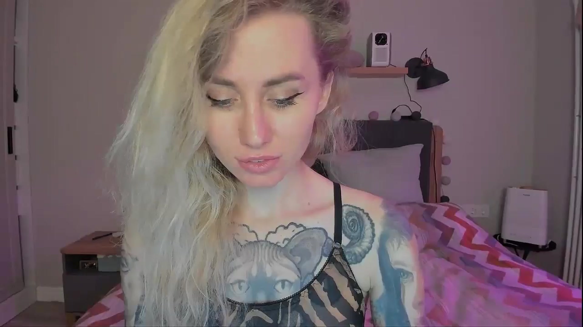 Gallery image thumbnail from Alexa_Smithhh's myfreecams stream on, 09/23/2024, 19:53 image 17 of 20