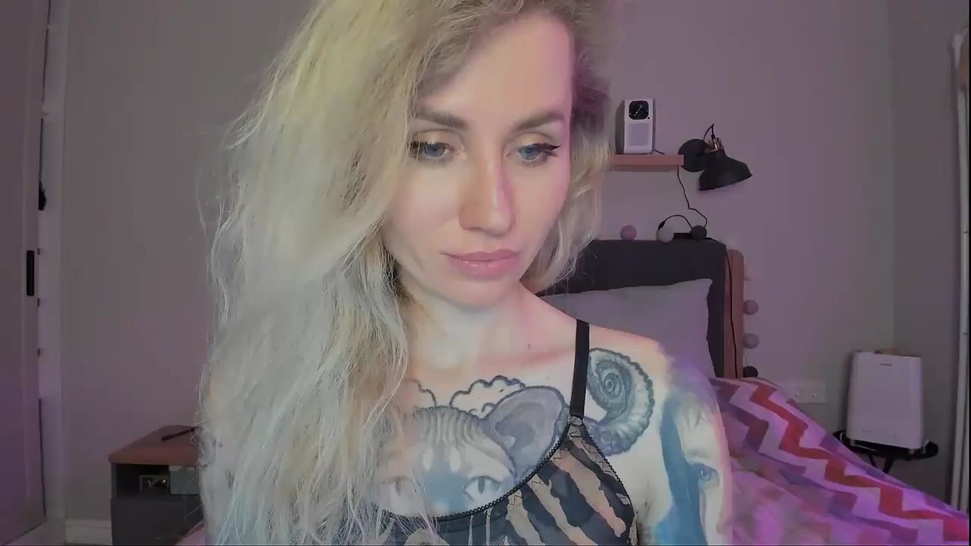 Gallery image thumbnail from Alexa_Smithhh's myfreecams stream on, 09/23/2024, 21:34 image 8 of 20