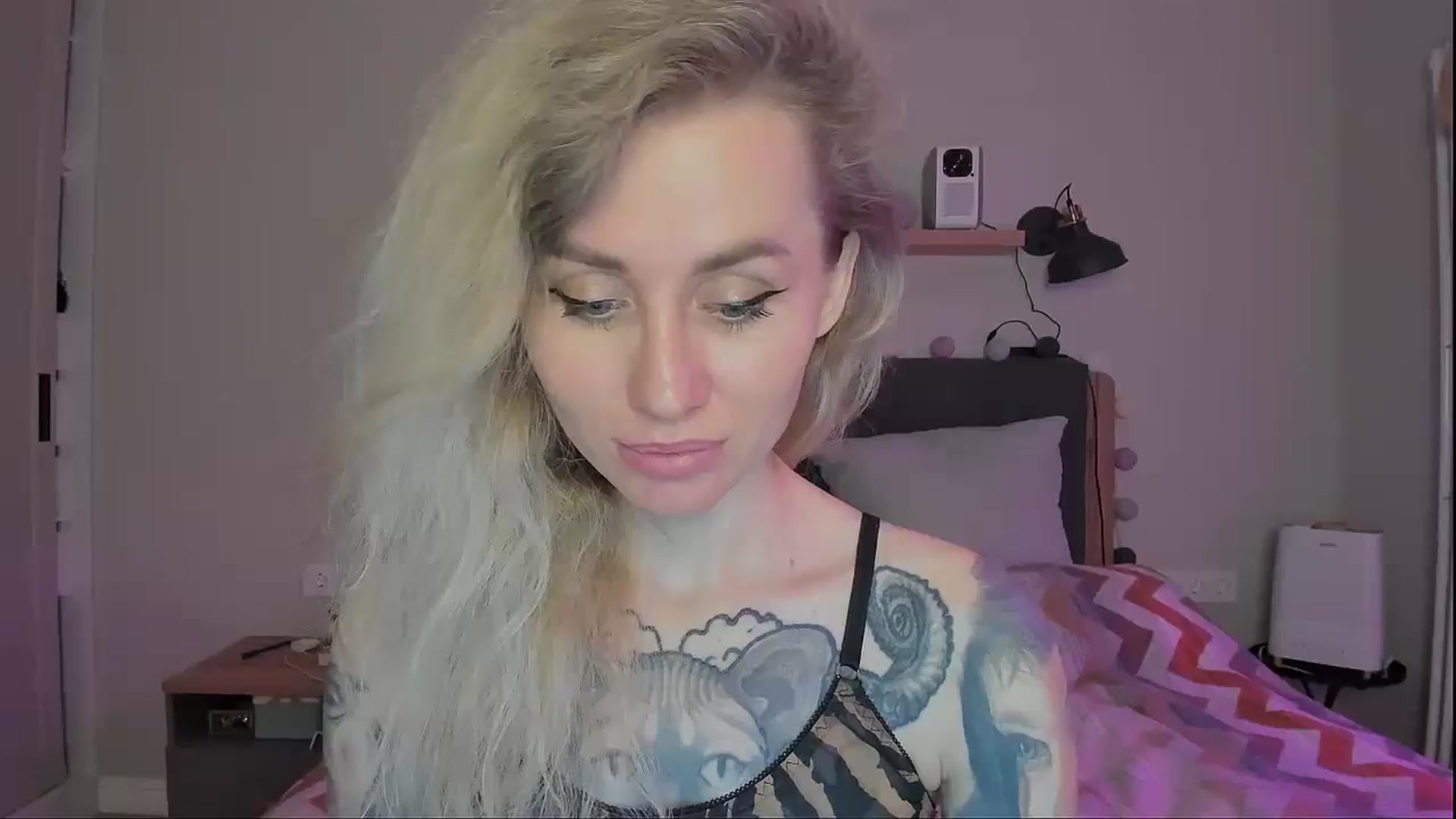 Gallery image thumbnail from Alexa_Smithhh's myfreecams stream on, 09/23/2024, 21:34 image 7 of 20