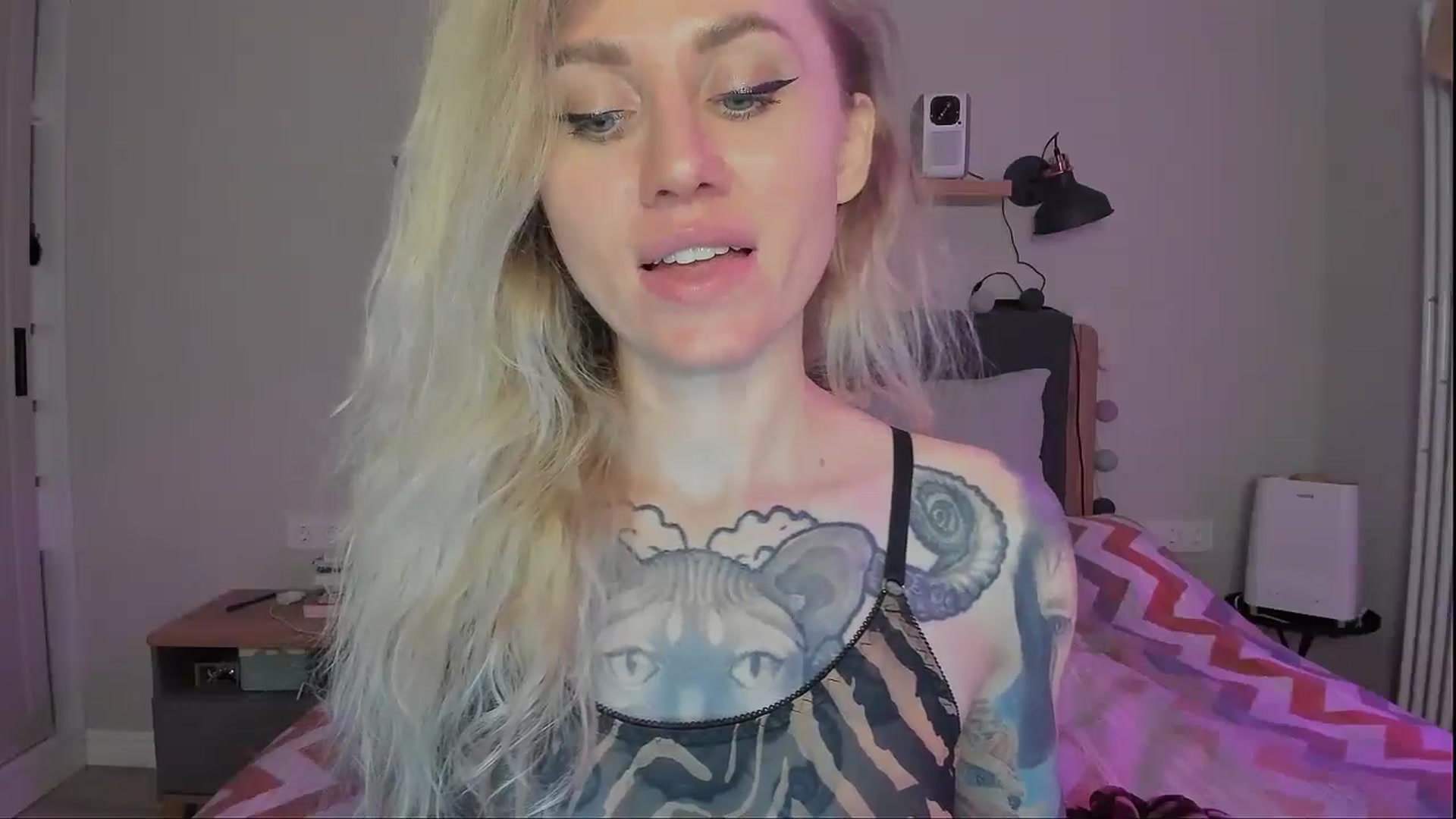 Gallery image thumbnail from Alexa_Smithhh's myfreecams stream on, 09/23/2024, 21:34 image 15 of 20