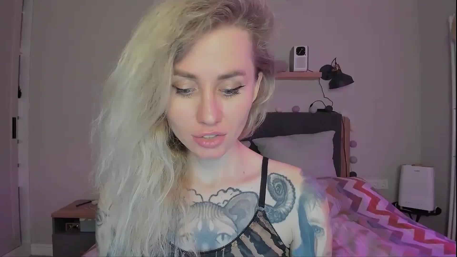 Gallery image thumbnail from Alexa_Smithhh's myfreecams stream on, 09/23/2024, 21:34 image 6 of 20