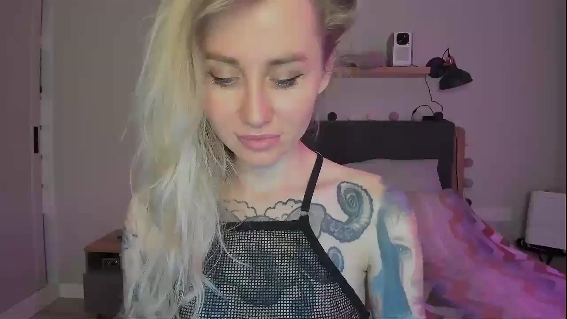 Gallery image thumbnail from Alexa_Smithhh's myfreecams stream on, 09/27/2024, 21:29 image 14 of 20