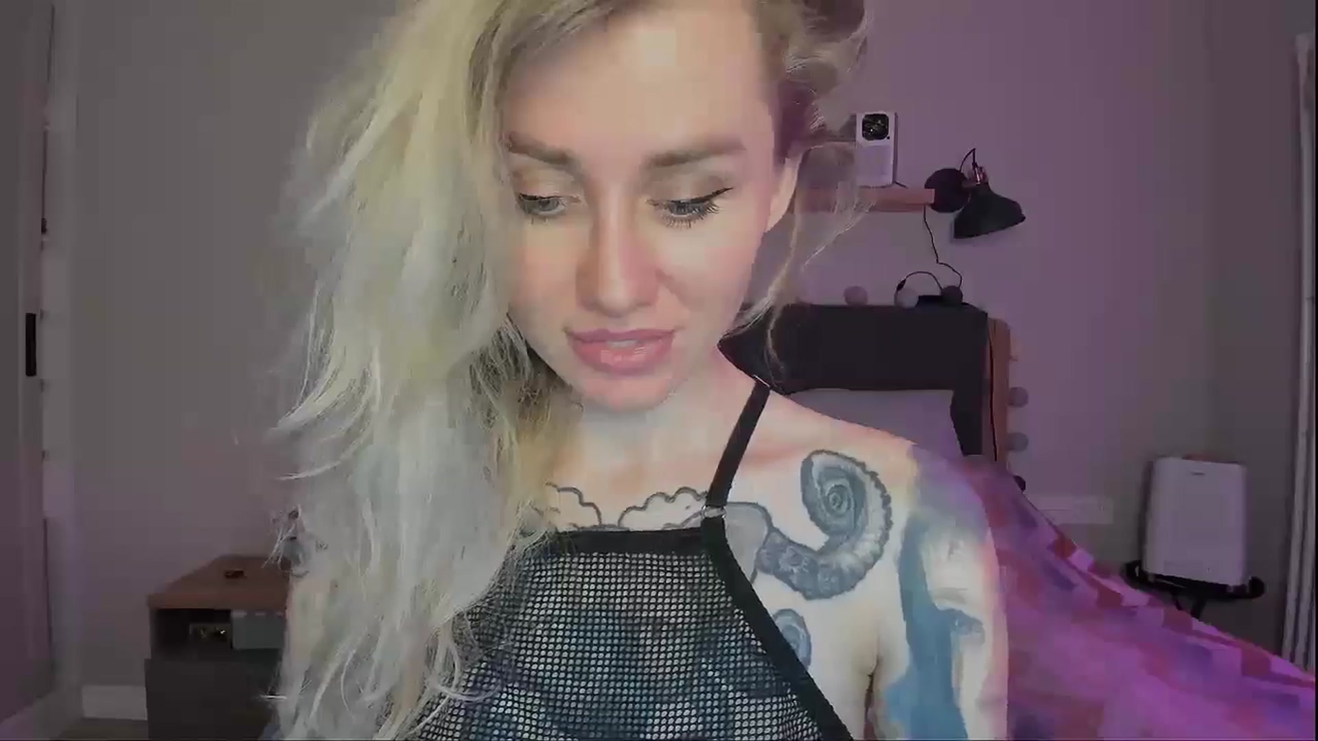 Gallery image thumbnail from Alexa_Smithhh's myfreecams stream on, 09/27/2024, 21:29 image 6 of 20