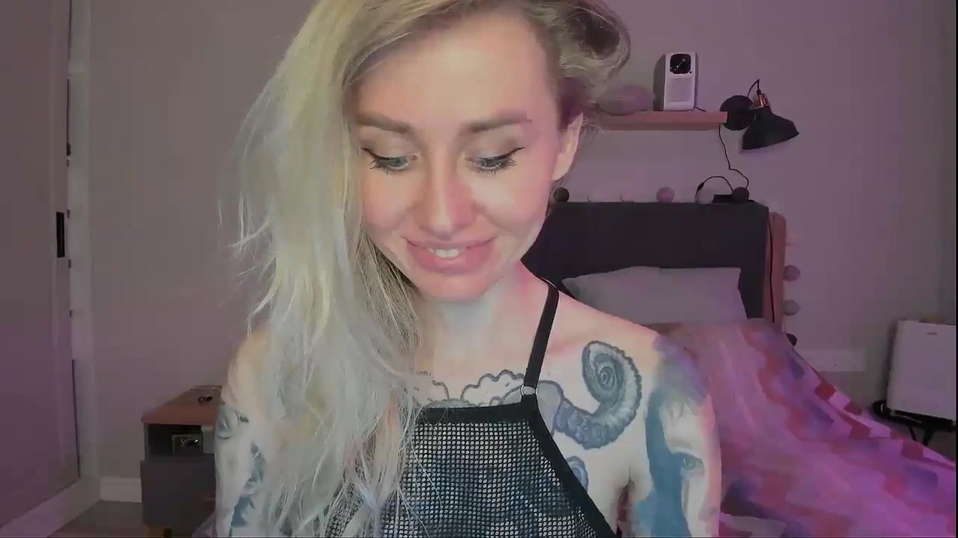Gallery image thumbnail from Alexa_Smithhh's myfreecams stream on, 09/27/2024, 21:29 image 17 of 20