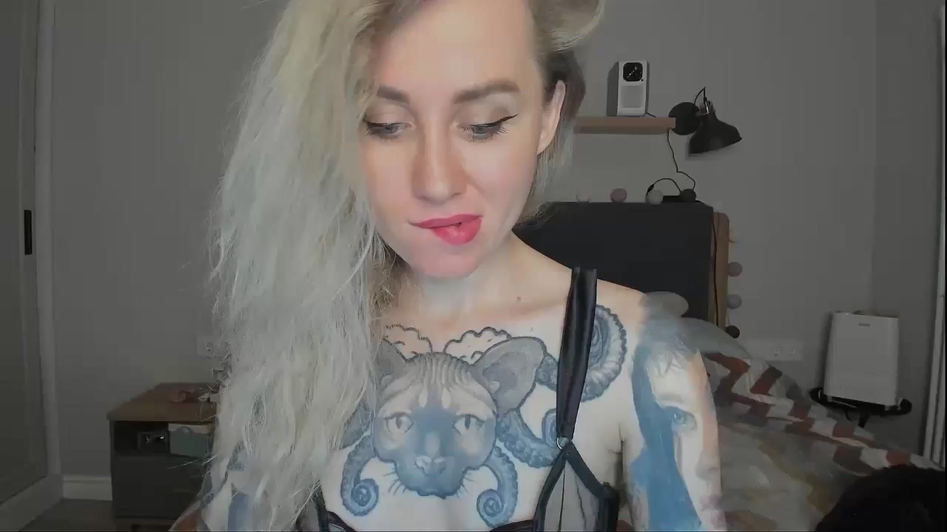 Gallery image thumbnail from Alexa_Smithhh's myfreecams stream on, 10/04/2024, 20:27 image 17 of 20