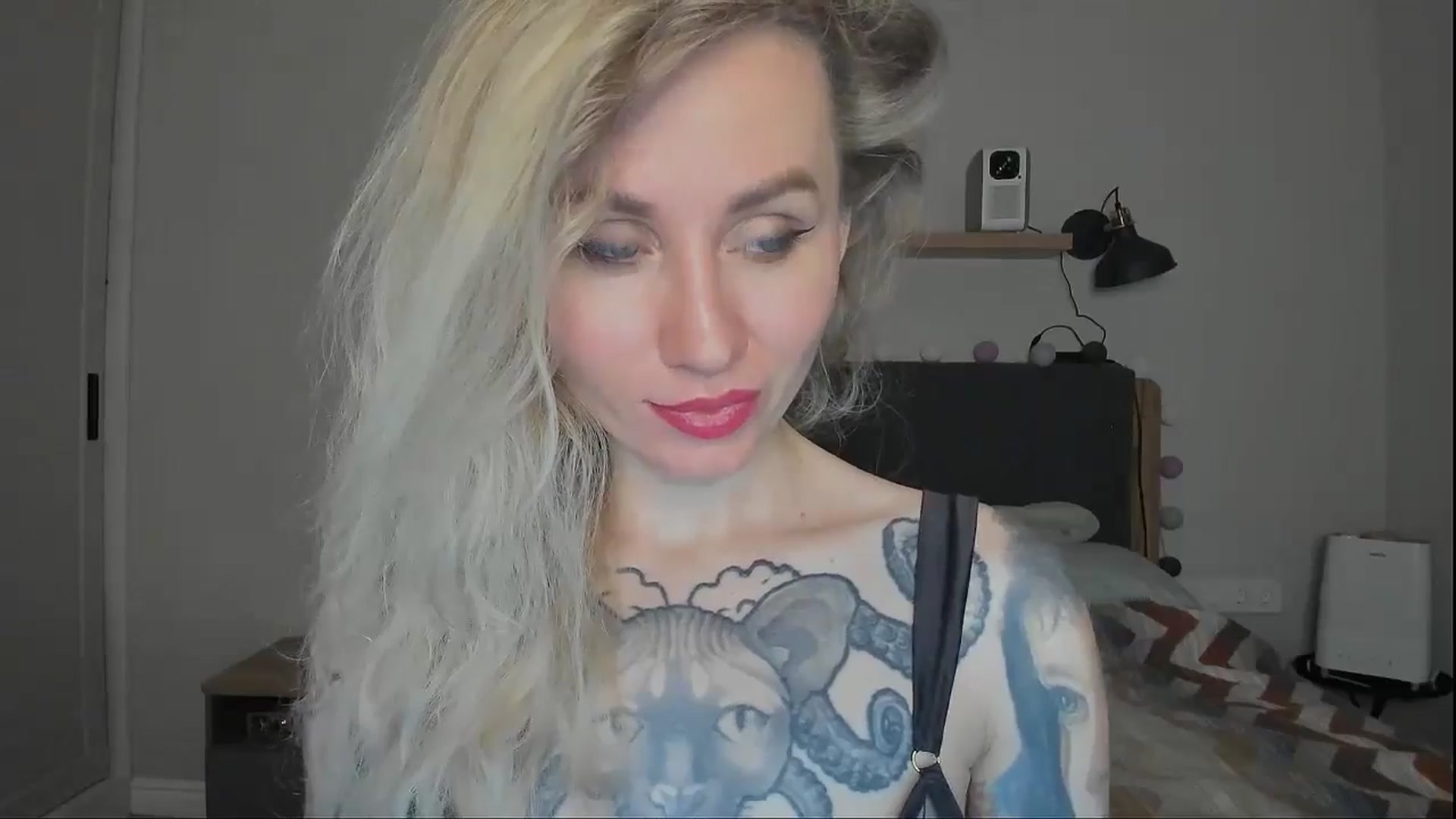 Gallery image thumbnail from Alexa_Smithhh's myfreecams stream on, 10/04/2024, 20:27 image 7 of 20