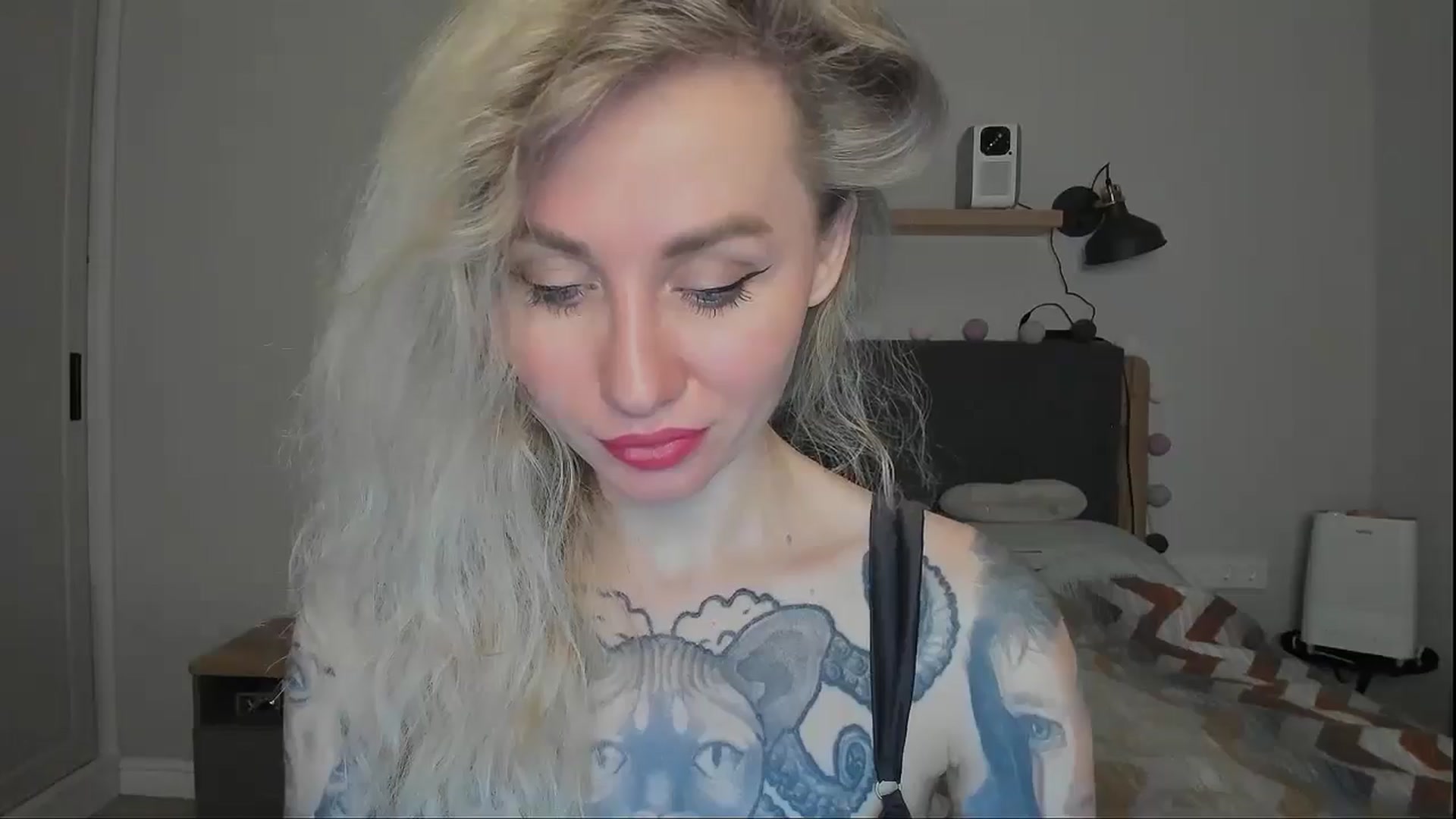 Gallery image thumbnail from Alexa_Smithhh's myfreecams stream on, 10/04/2024, 20:27 image 2 of 20