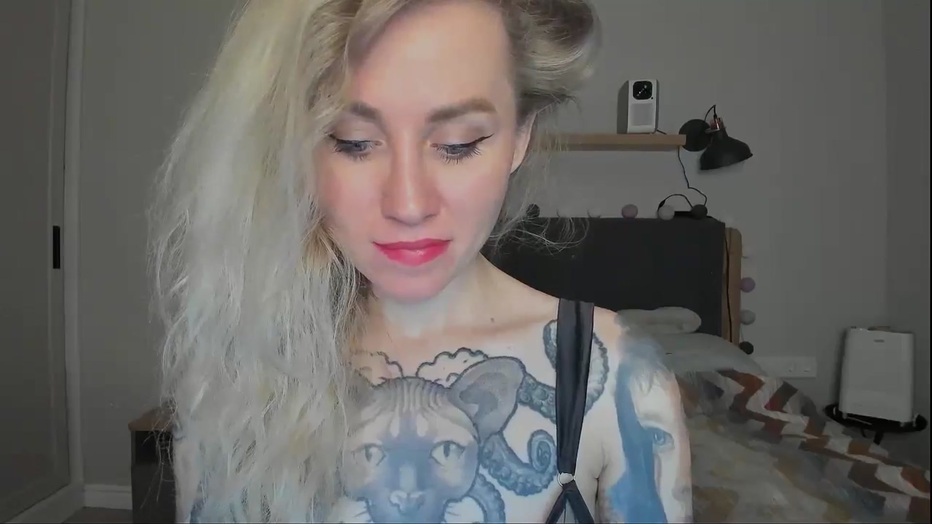 Gallery image thumbnail from Alexa_Smithhh's myfreecams stream on, 10/04/2024, 20:27 image 3 of 20