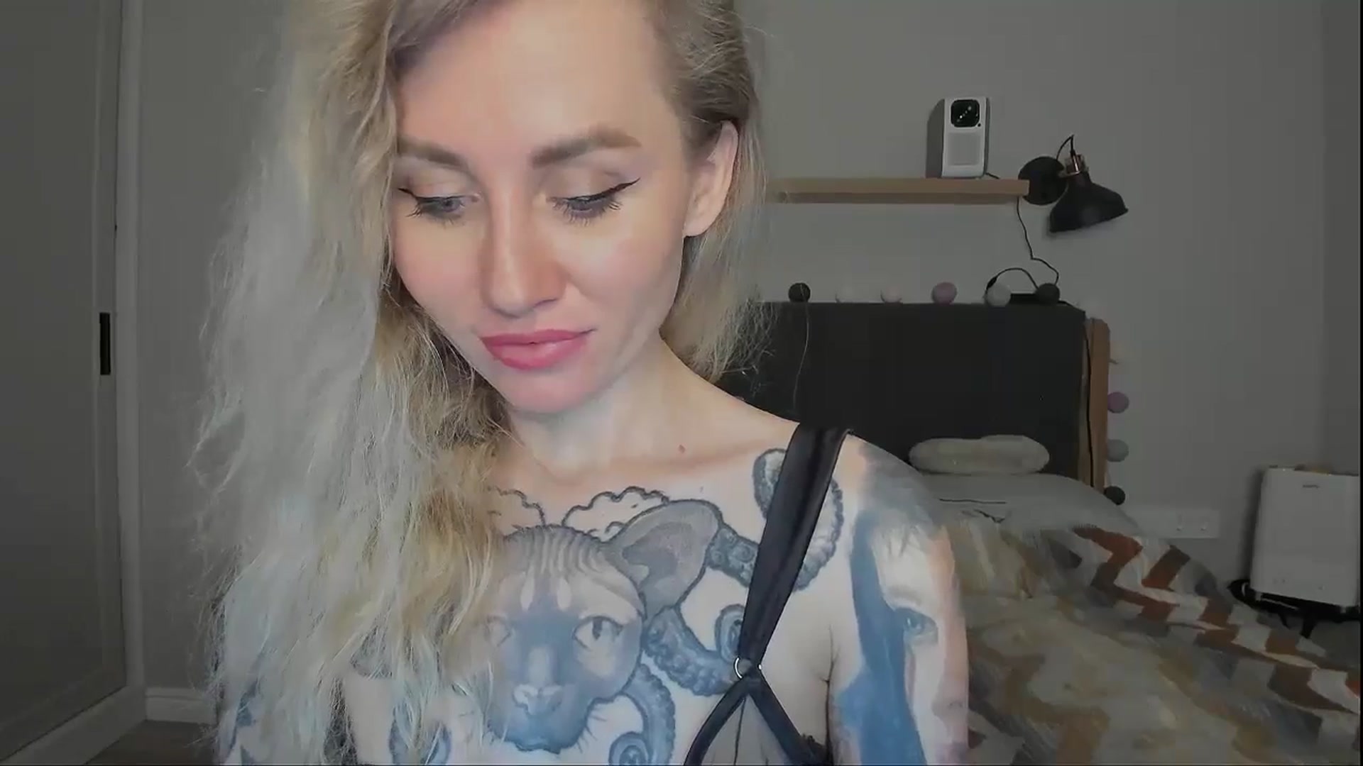 Gallery image thumbnail from Alexa_Smithhh's myfreecams stream on, 10/04/2024, 21:23 image 13 of 20