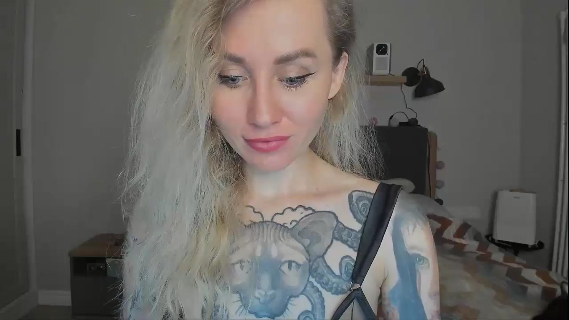 Gallery image thumbnail from Alexa_Smithhh's myfreecams stream on, 10/04/2024, 21:23 image 1 of 20
