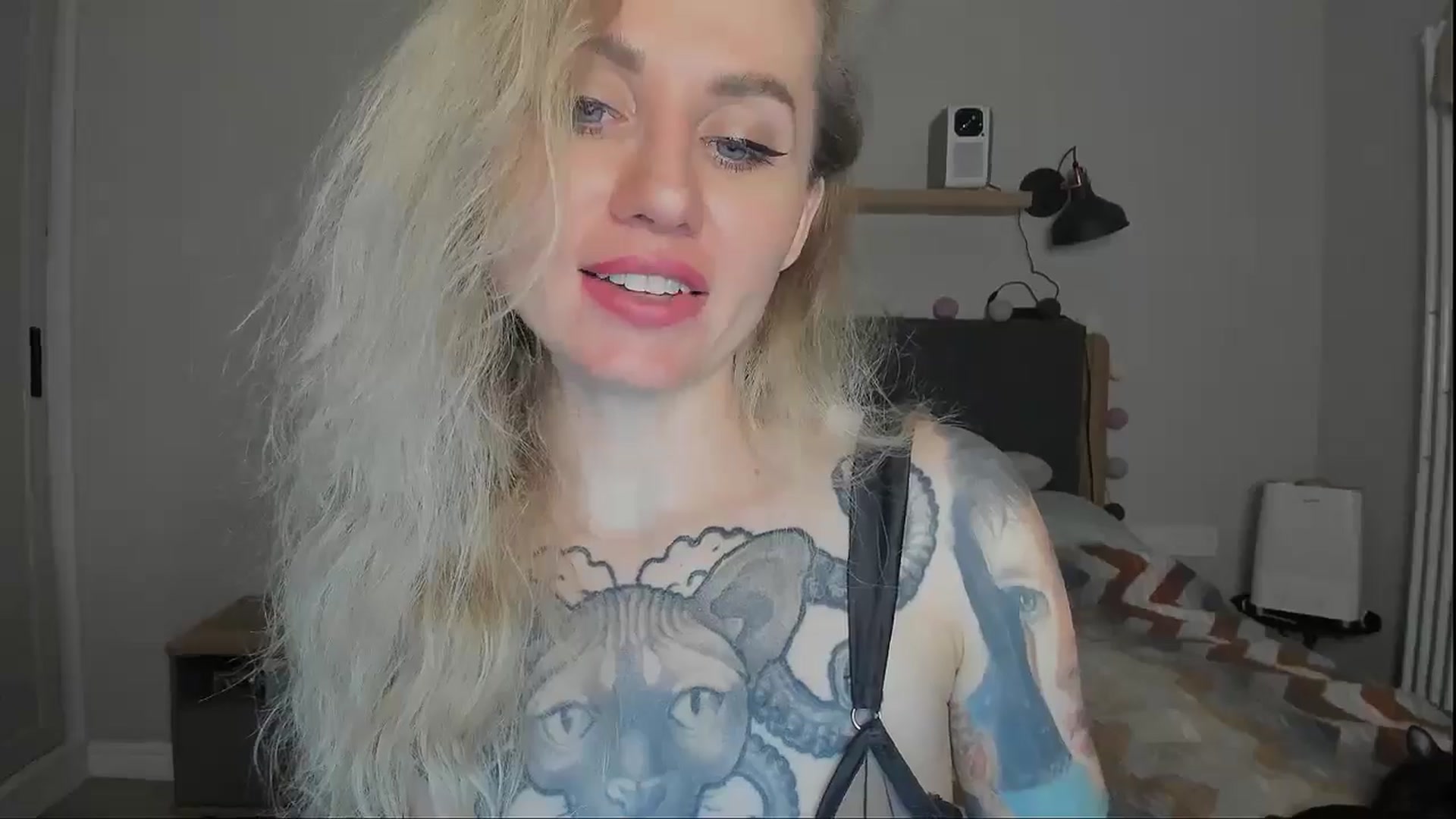 Gallery image thumbnail from Alexa_Smithhh's myfreecams stream on, 10/04/2024, 21:23 image 6 of 20