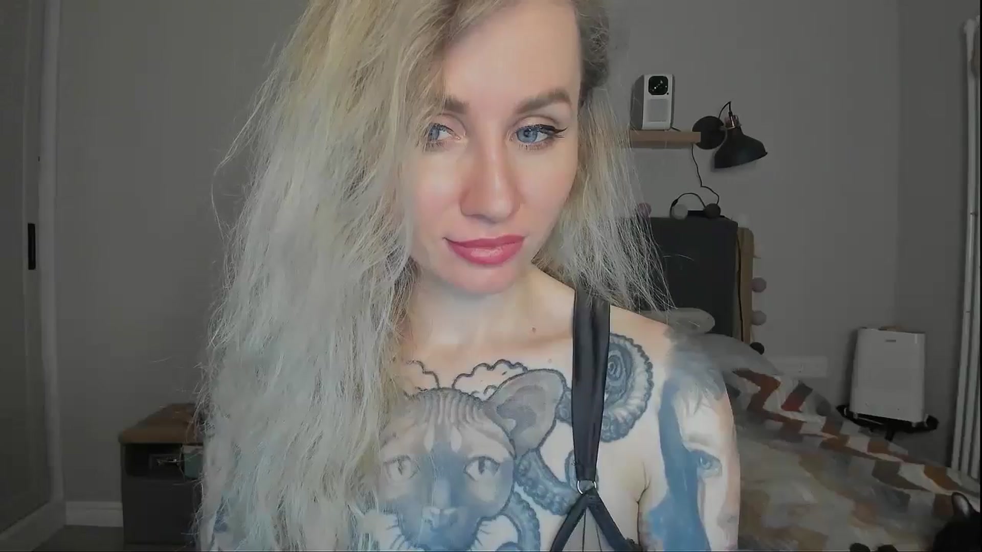 Gallery image thumbnail from Alexa_Smithhh's myfreecams stream on, 10/04/2024, 21:23 image 3 of 20