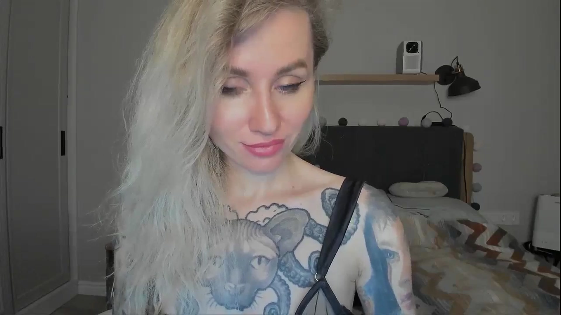 Gallery image thumbnail from Alexa_Smithhh's myfreecams stream on, 10/04/2024, 21:23 image 15 of 20