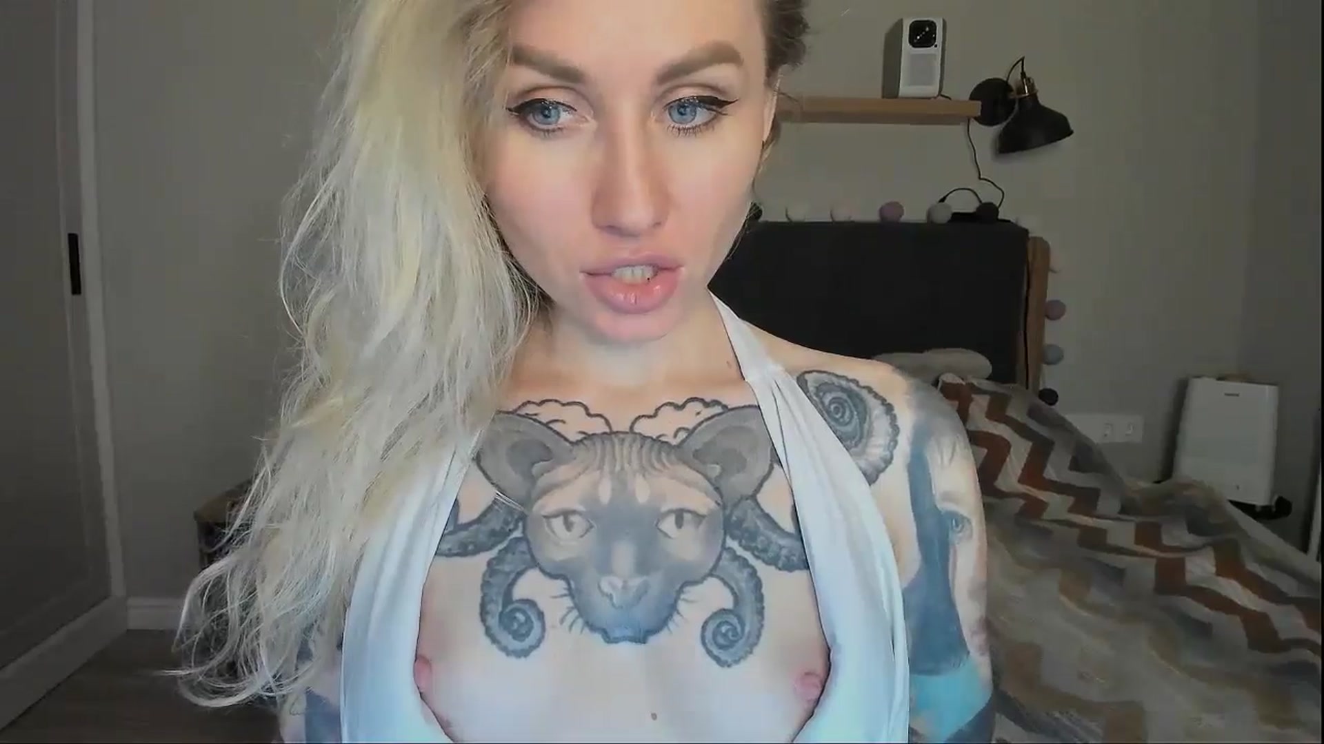Gallery image thumbnail from Alexa_Smithhh's myfreecams stream on, 10/06/2024, 18:53 image 14 of 20