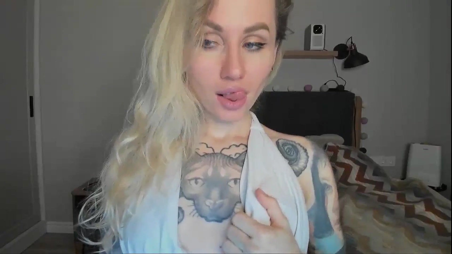 Gallery image thumbnail from Alexa_Smithhh's myfreecams stream on, 10/06/2024, 22:04 image 5 of 20