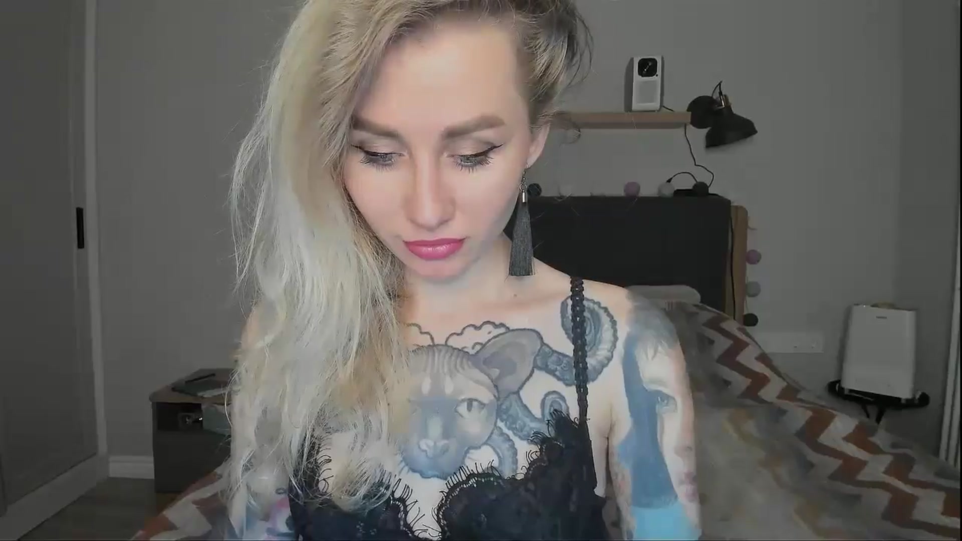 Gallery image thumbnail from Alexa_Smithhh's myfreecams stream on, 10/07/2024, 18:16 image 5 of 20