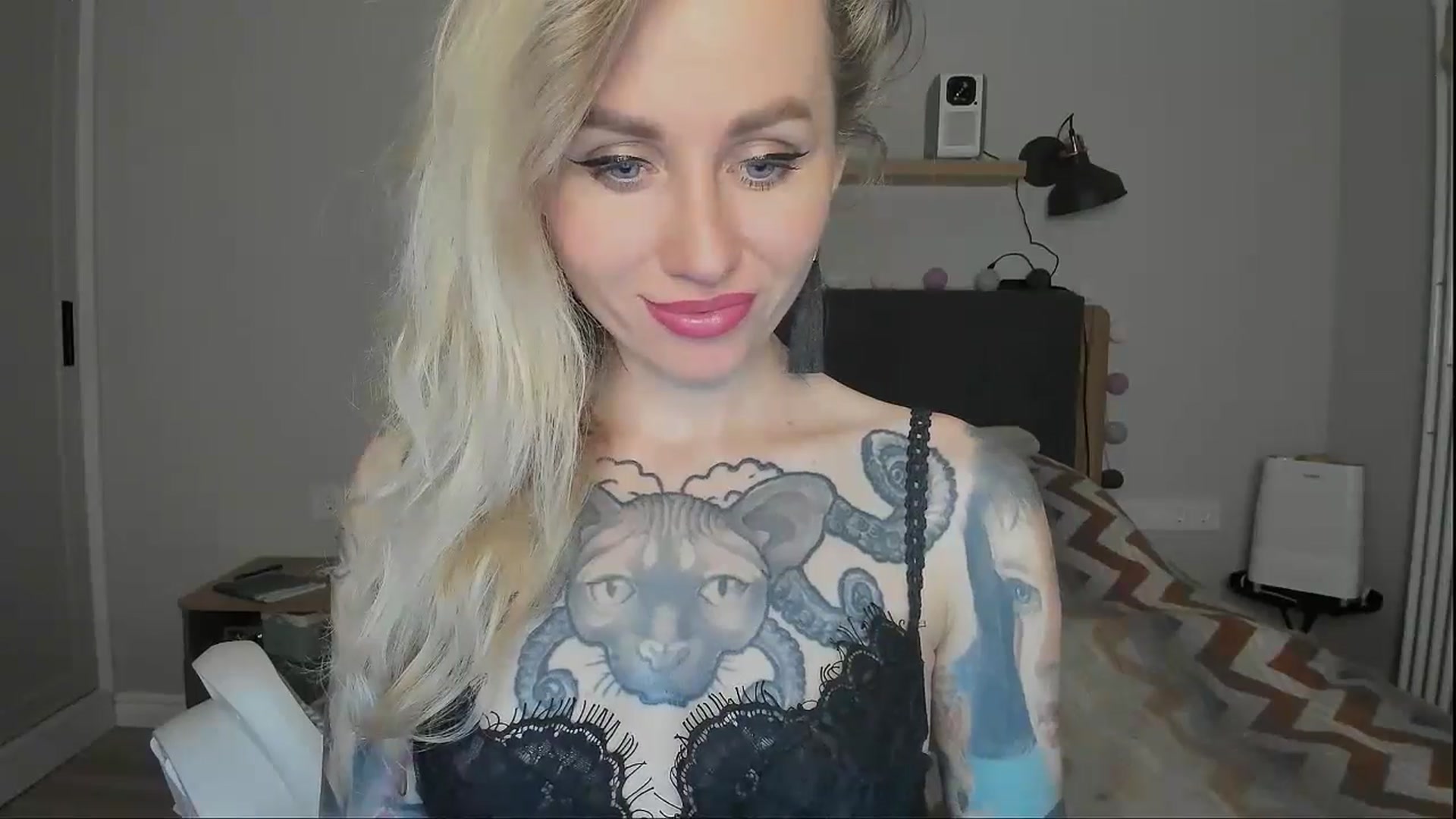 Gallery image thumbnail from Alexa_Smithhh's myfreecams stream on, 10/07/2024, 18:16 image 18 of 20