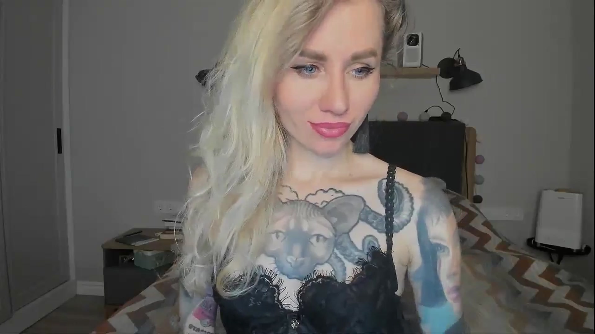Gallery image thumbnail from Alexa_Smithhh's myfreecams stream on, 10/07/2024, 18:16 image 8 of 20