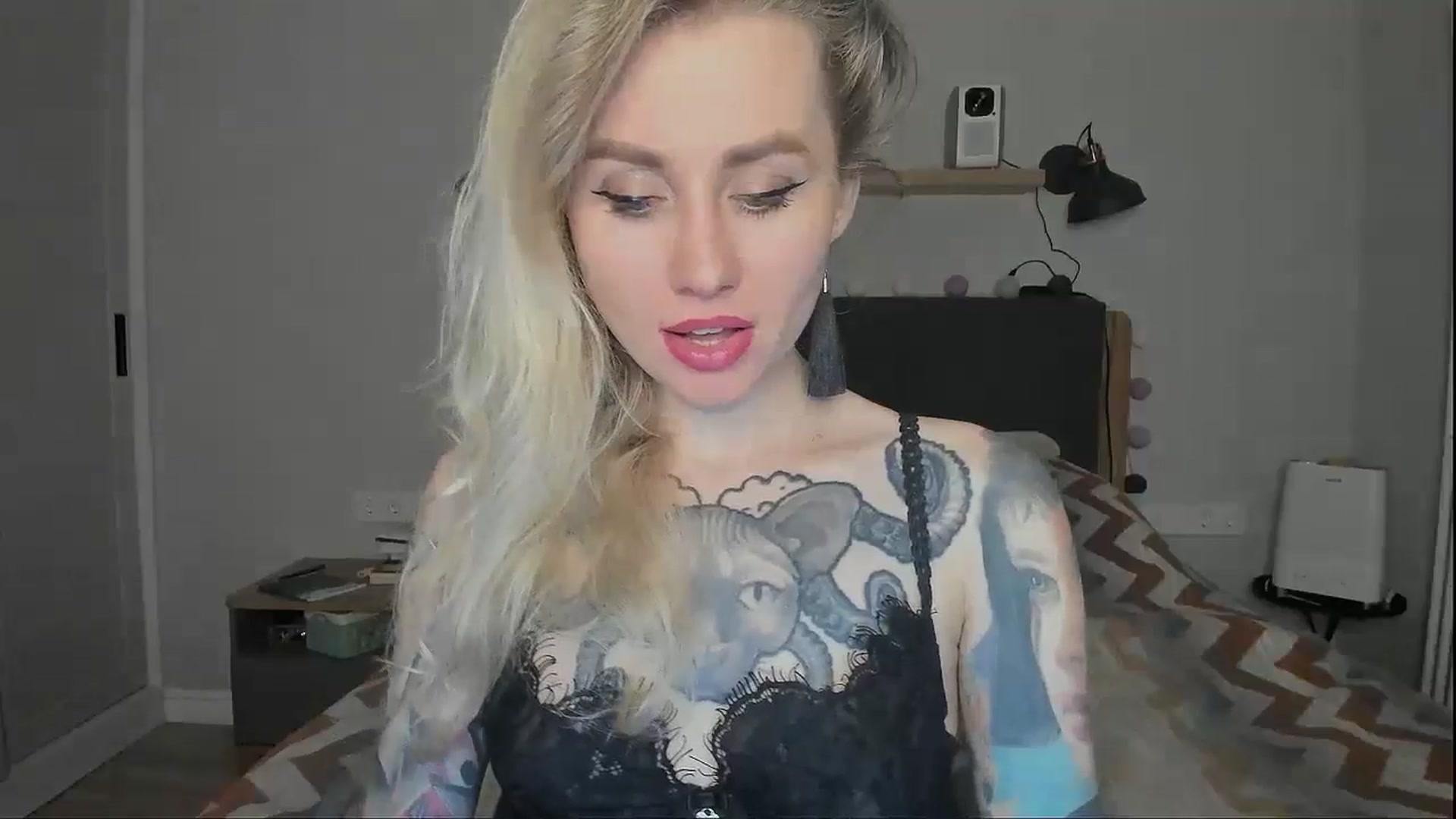 Gallery image thumbnail from Alexa_Smithhh's myfreecams stream on, 10/07/2024, 18:16 image 6 of 20