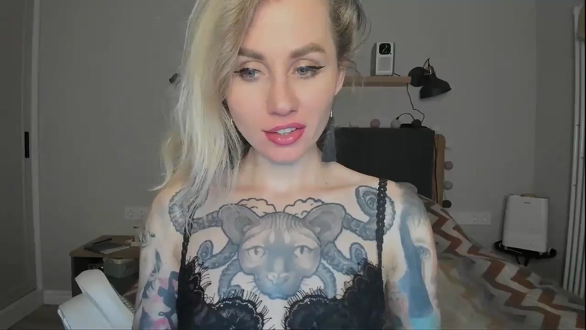Gallery image thumbnail from Alexa_Smithhh's myfreecams stream on, 10/07/2024, 19:12 image 5 of 20