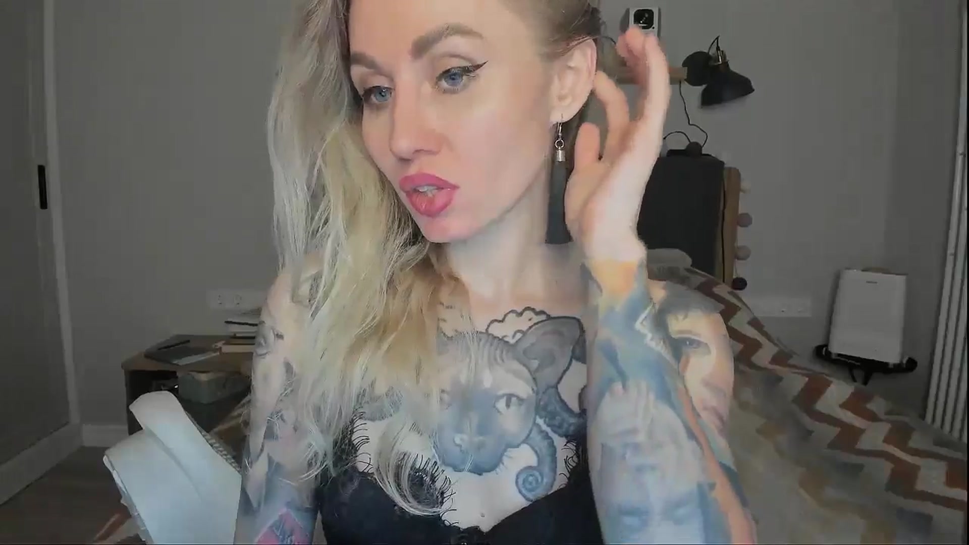 Gallery image thumbnail from Alexa_Smithhh's myfreecams stream on, 10/07/2024, 19:12 image 10 of 20