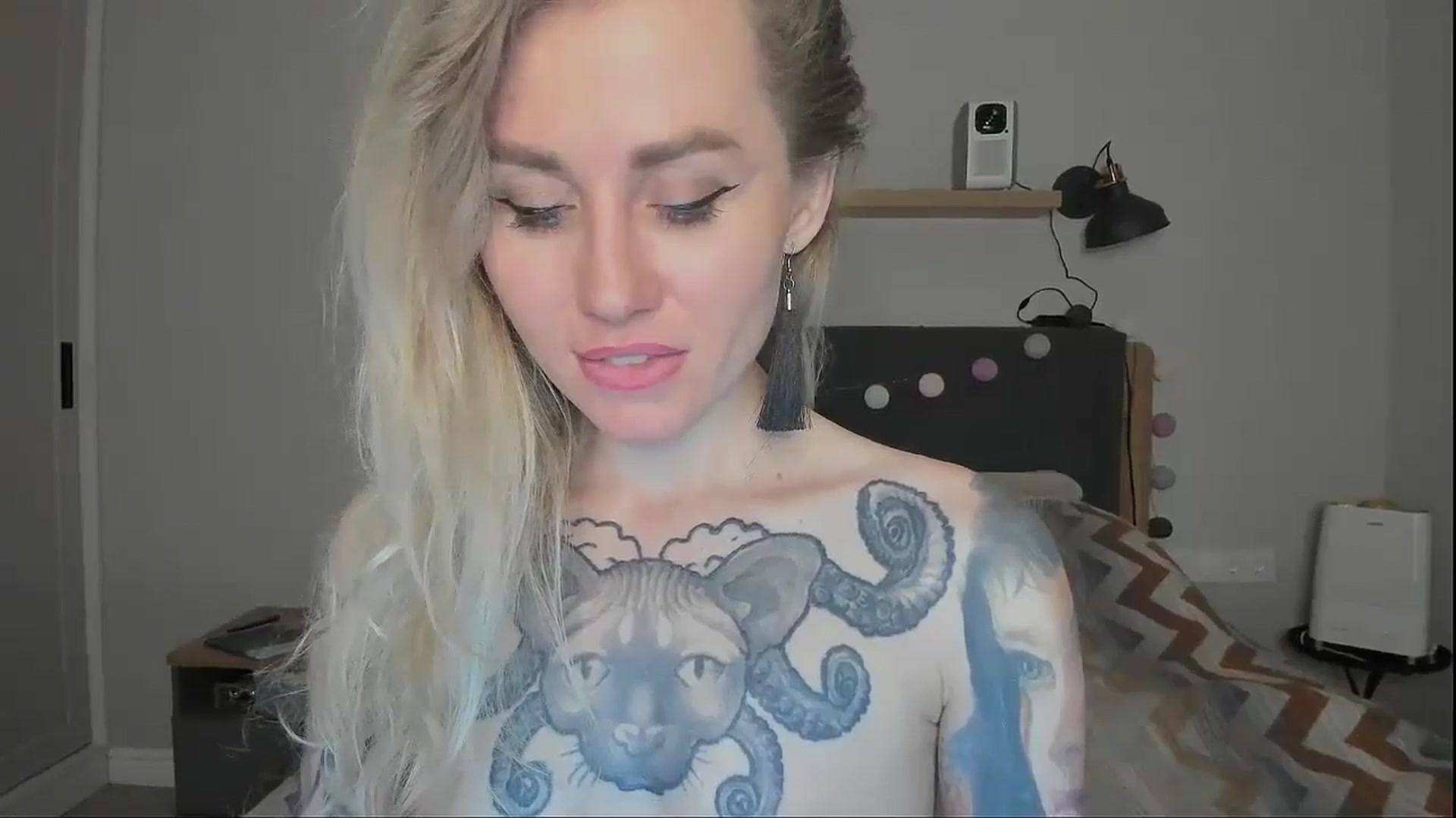 Gallery image thumbnail from Alexa_Smithhh's myfreecams stream on, 10/07/2024, 20:46 image 14 of 20