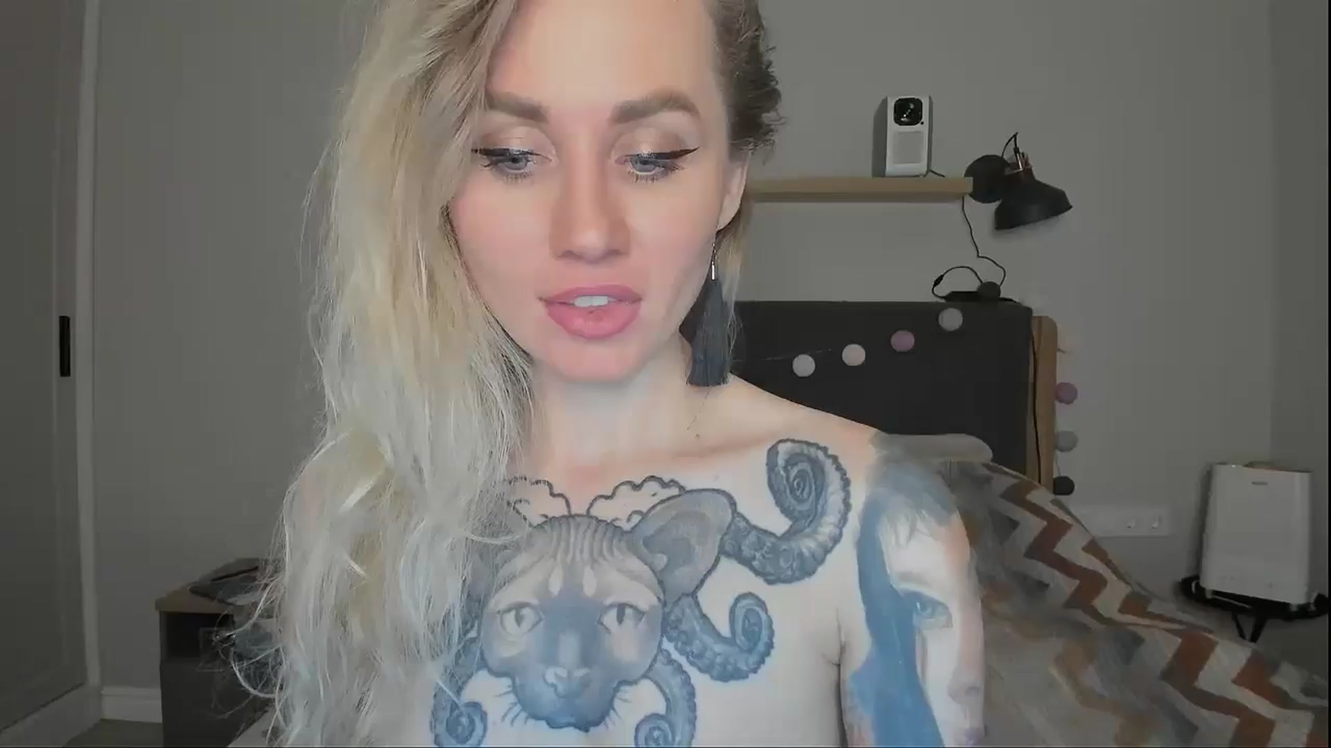 Gallery image thumbnail from Alexa_Smithhh's myfreecams stream on, 10/07/2024, 20:46 image 13 of 20