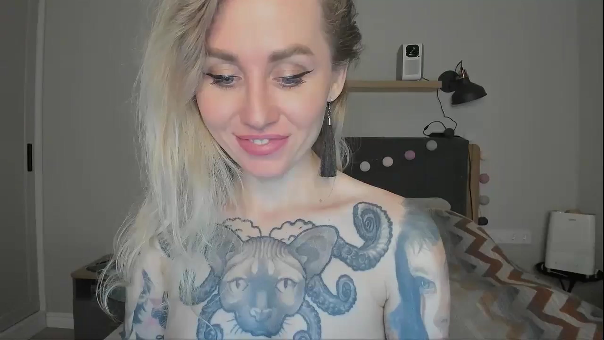 Gallery image thumbnail from Alexa_Smithhh's myfreecams stream on, 10/07/2024, 20:46 image 12 of 20