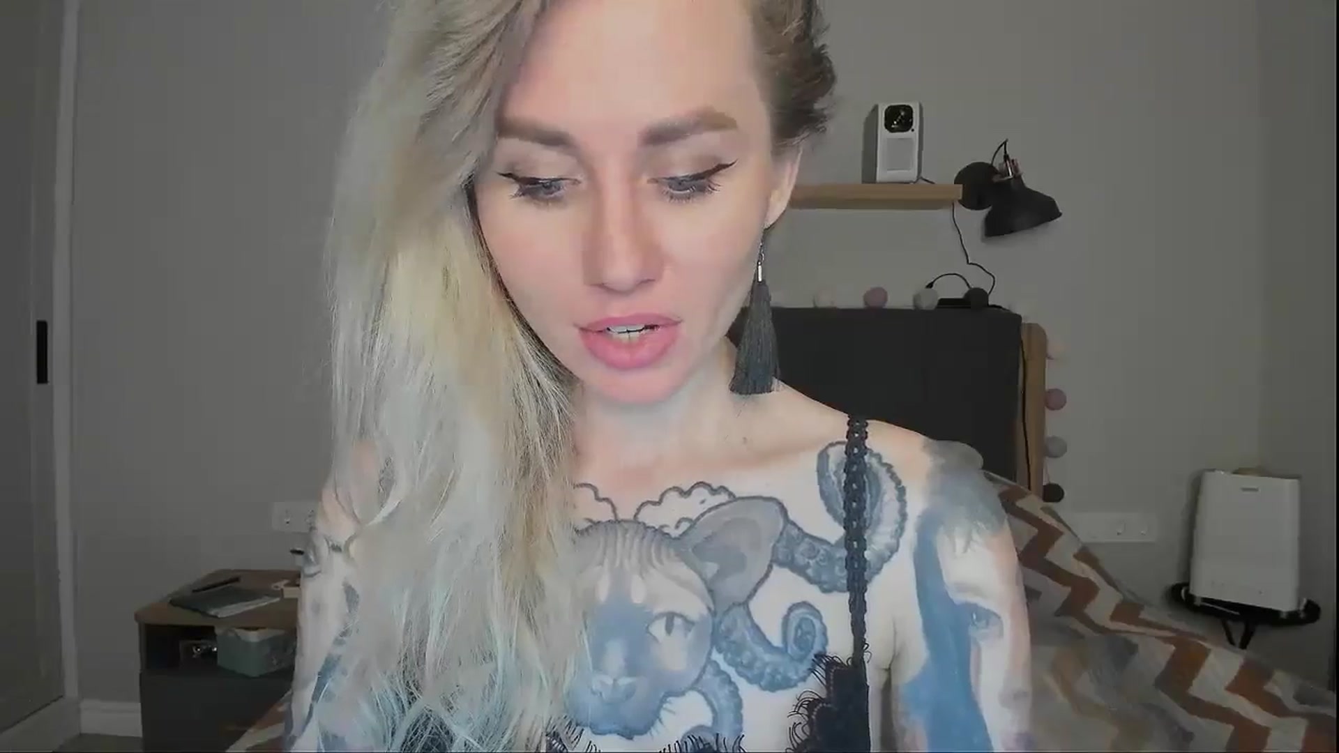 Gallery image thumbnail from Alexa_Smithhh's myfreecams stream on, 10/07/2024, 20:46 image 5 of 20