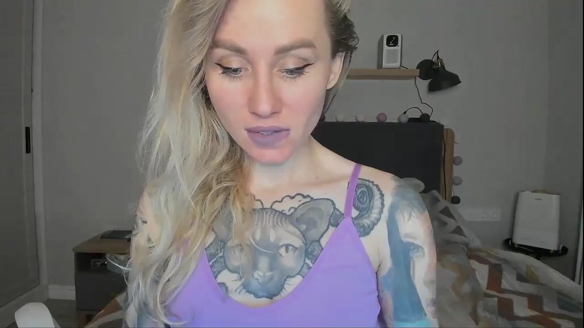 Gallery image thumbnail from Alexa_Smithhh's myfreecams stream on, 10/08/2024, 18:09 image 7 of 20