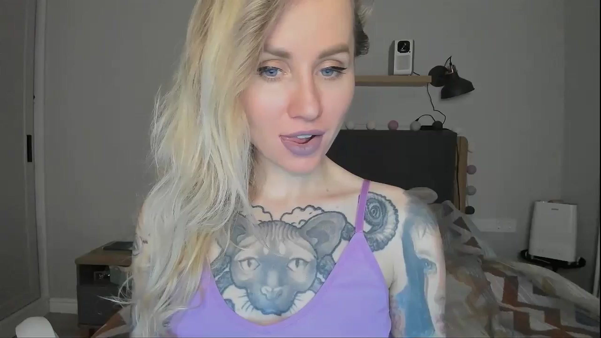 Gallery image thumbnail from Alexa_Smithhh's myfreecams stream on, 10/08/2024, 18:09 image 17 of 20