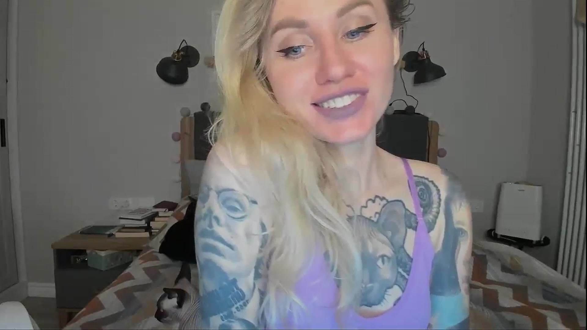 Gallery image thumbnail from Alexa_Smithhh's myfreecams stream on, 10/08/2024, 18:09 image 3 of 20