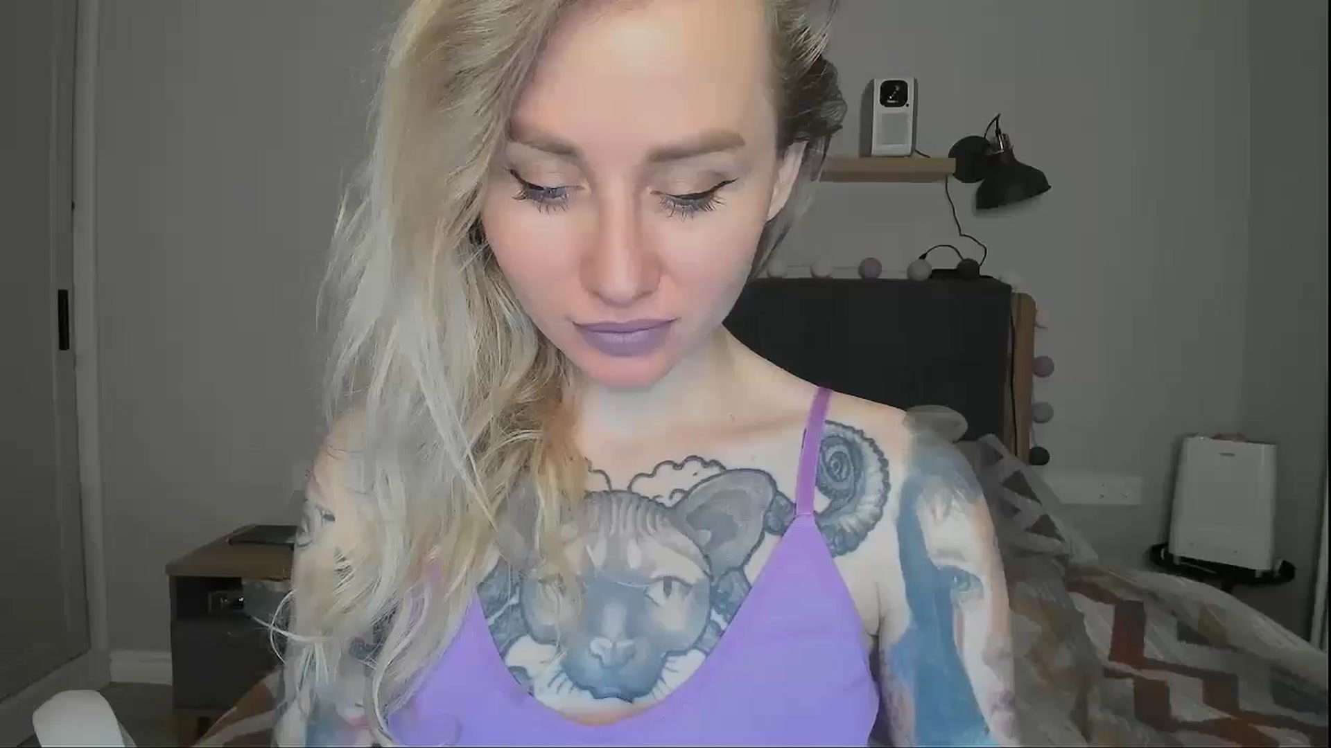 Gallery image thumbnail from Alexa_Smithhh's myfreecams stream on, 10/08/2024, 18:09 image 9 of 20