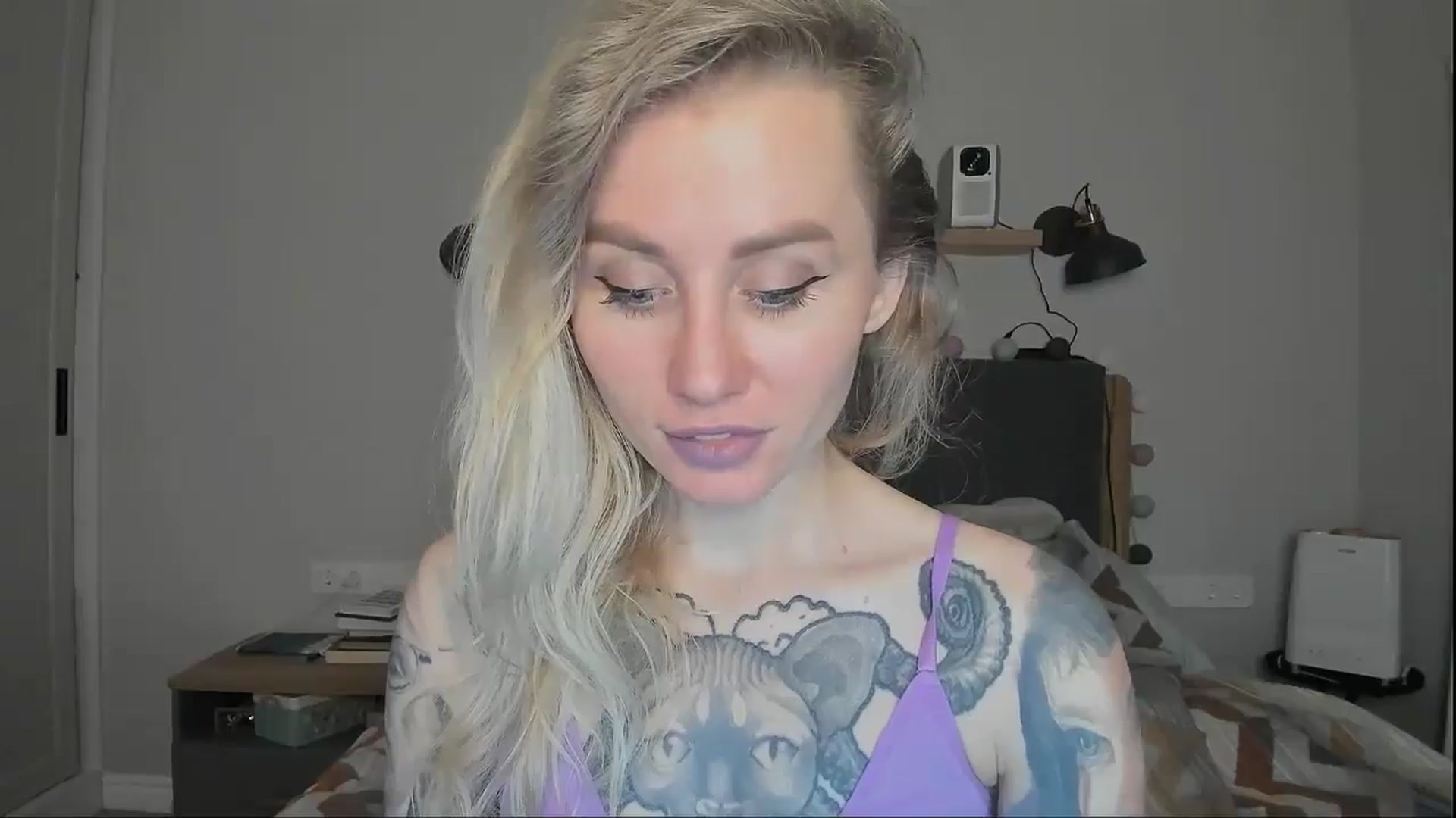 Gallery image thumbnail from Alexa_Smithhh's myfreecams stream on, 10/08/2024, 19:41 image 10 of 20