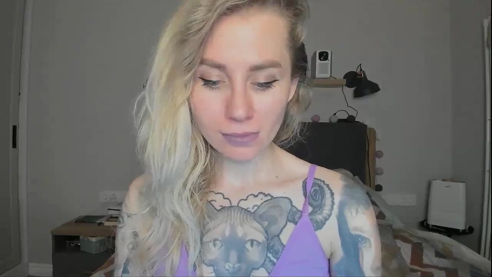Gallery image thumbnail from Alexa_Smithhh's myfreecams stream on, 10/08/2024, 19:41 image 8 of 20