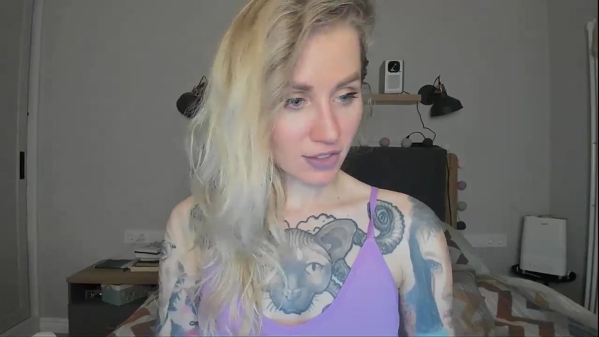 Gallery image thumbnail from Alexa_Smithhh's myfreecams stream on, 10/08/2024, 19:41 image 4 of 20