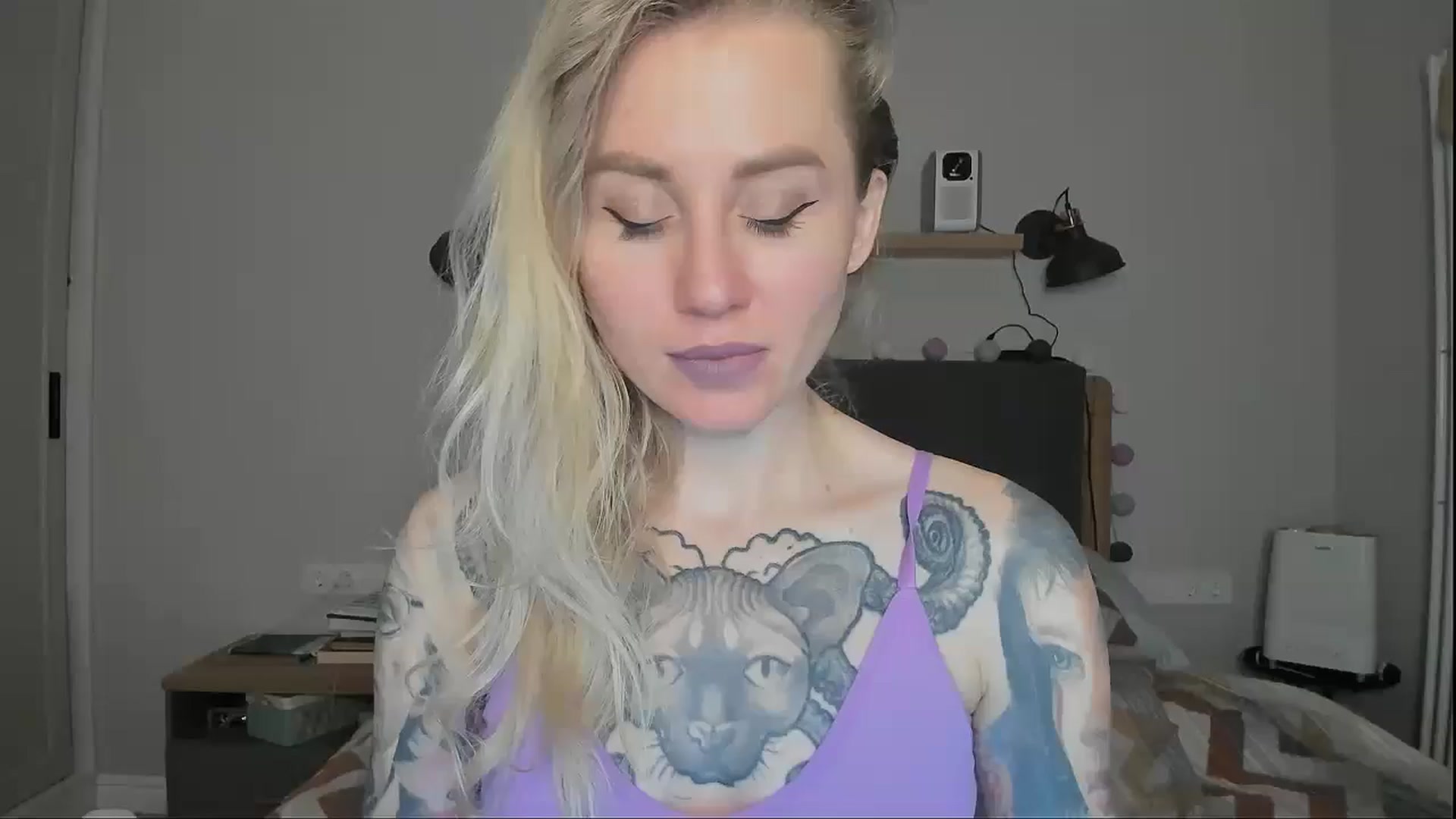 Gallery image thumbnail from Alexa_Smithhh's myfreecams stream on, 10/08/2024, 19:41 image 2 of 20