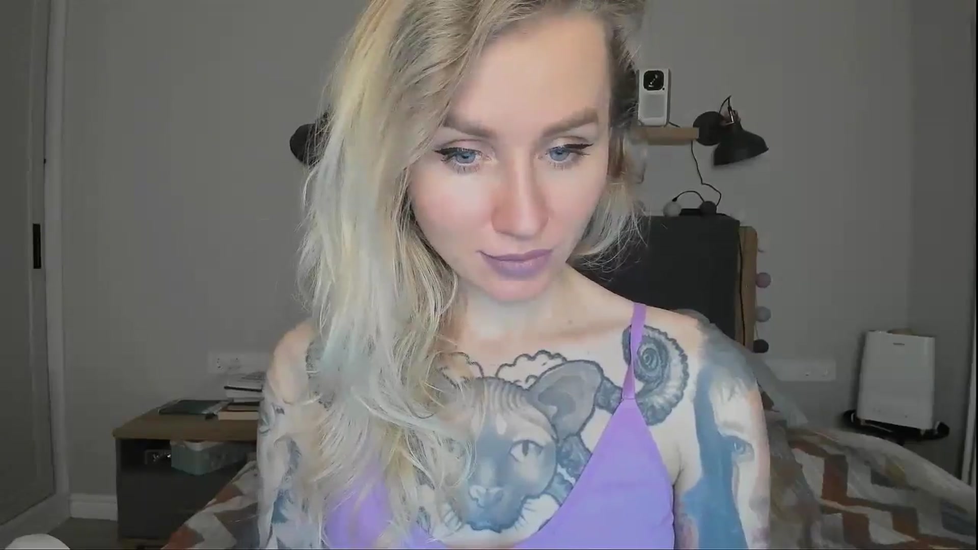 Gallery image thumbnail from Alexa_Smithhh's myfreecams stream on, 10/08/2024, 19:41 image 14 of 20