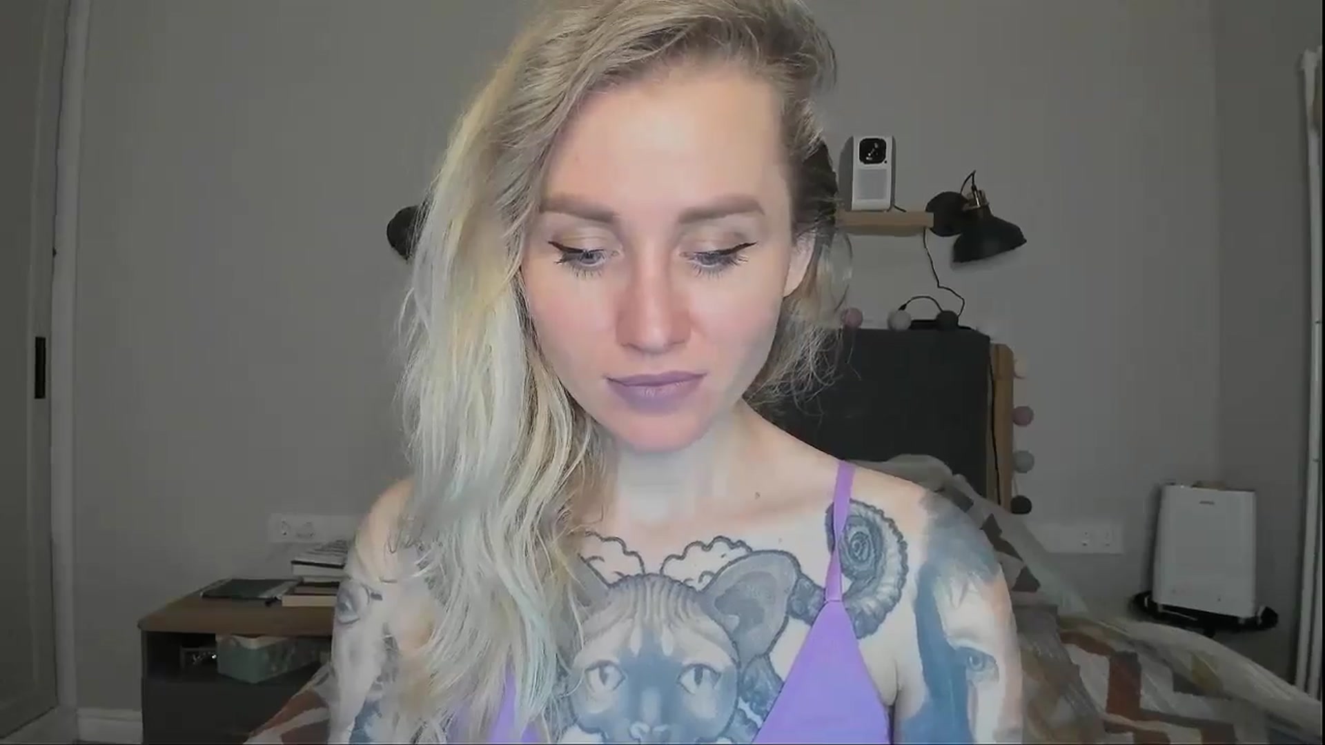 Gallery image thumbnail from Alexa_Smithhh's myfreecams stream on, 10/08/2024, 19:41 image 6 of 20