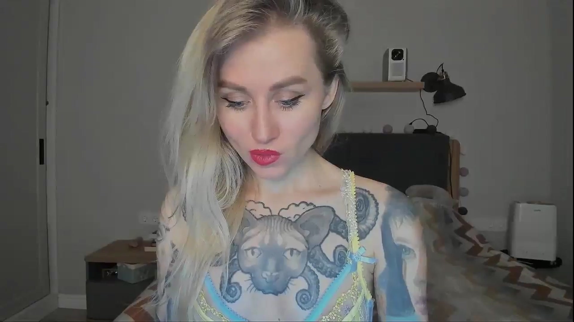 Gallery image thumbnail from Alexa_Smithhh's myfreecams stream on, 10/12/2024, 18:27 image 15 of 20