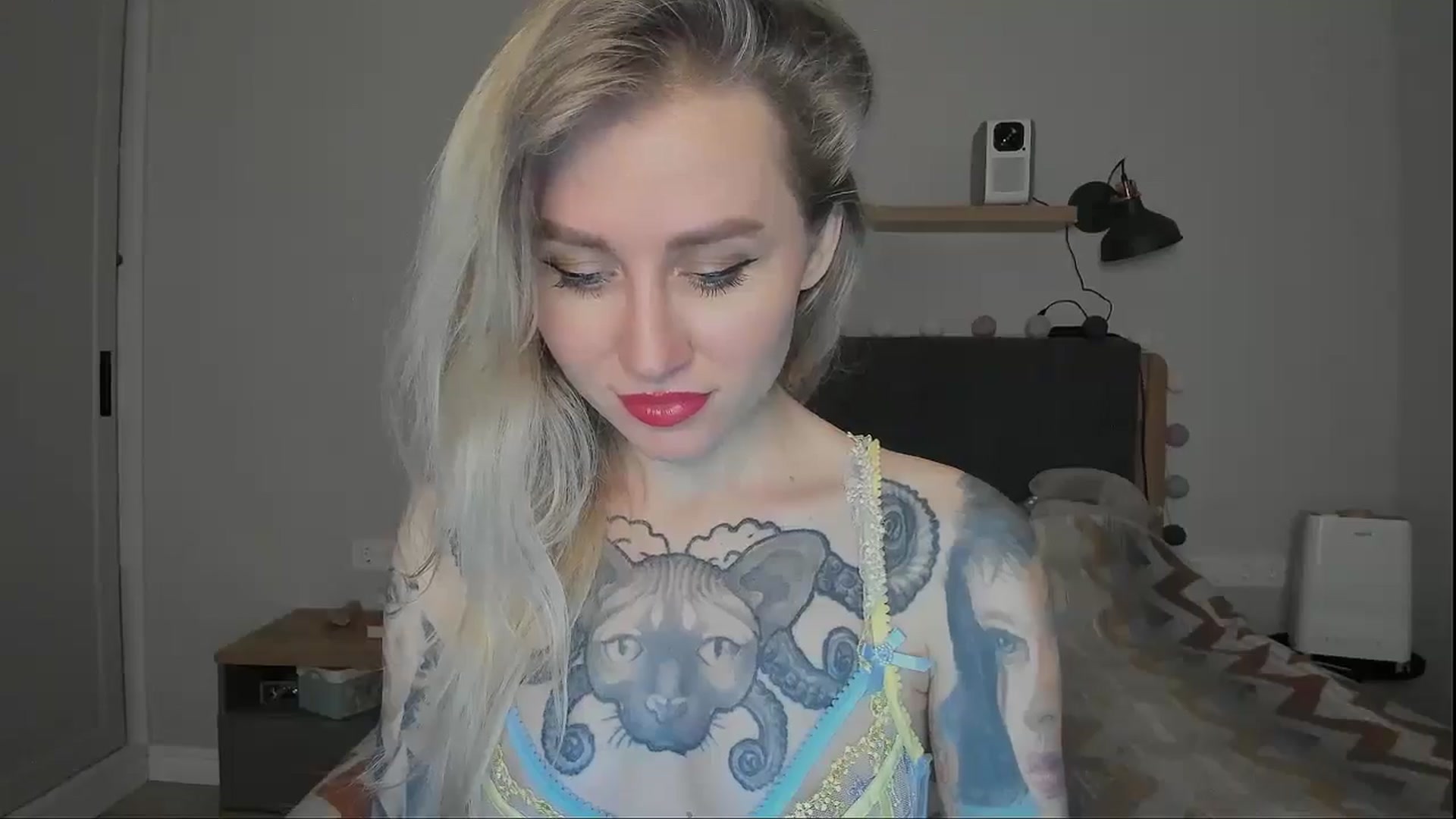 Gallery image thumbnail from Alexa_Smithhh's myfreecams stream on, 10/12/2024, 18:27 image 17 of 20