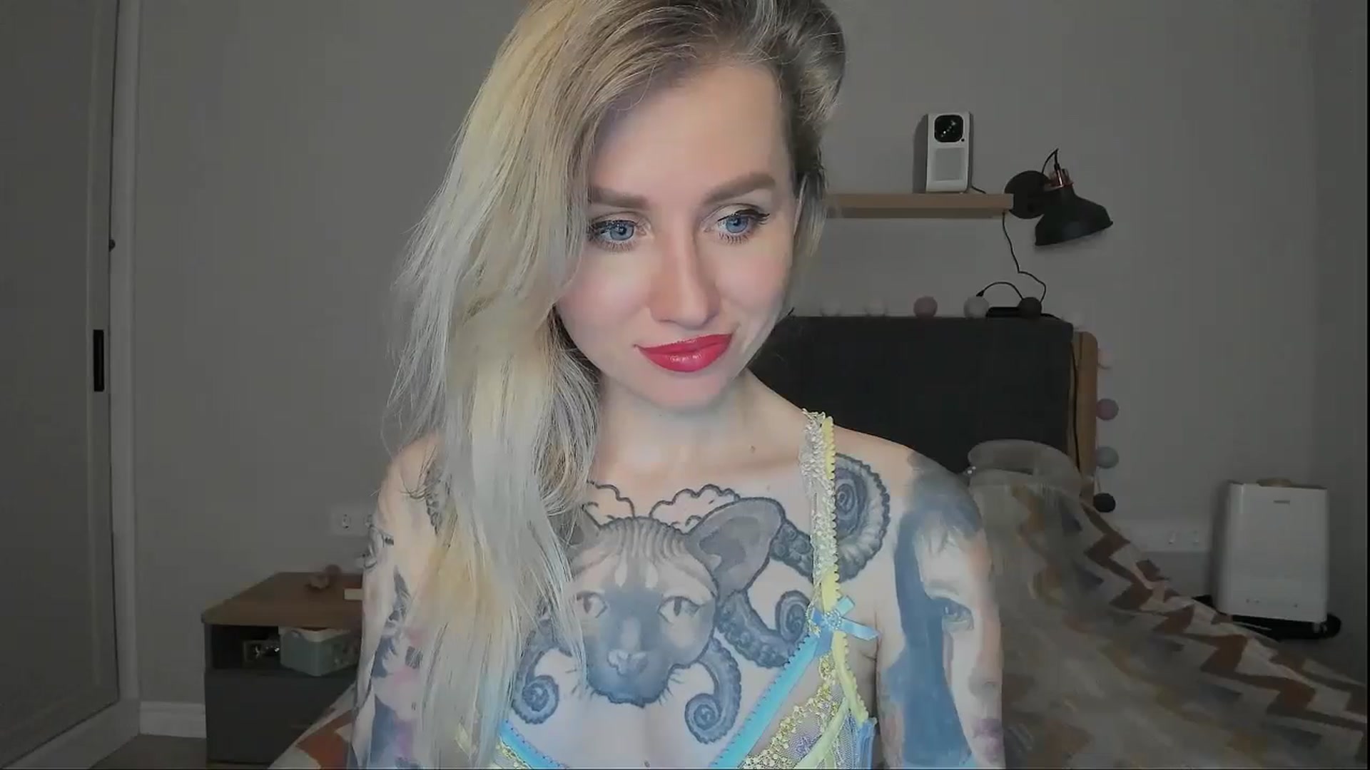 Gallery image thumbnail from Alexa_Smithhh's myfreecams stream on, 10/12/2024, 18:27 image 8 of 20
