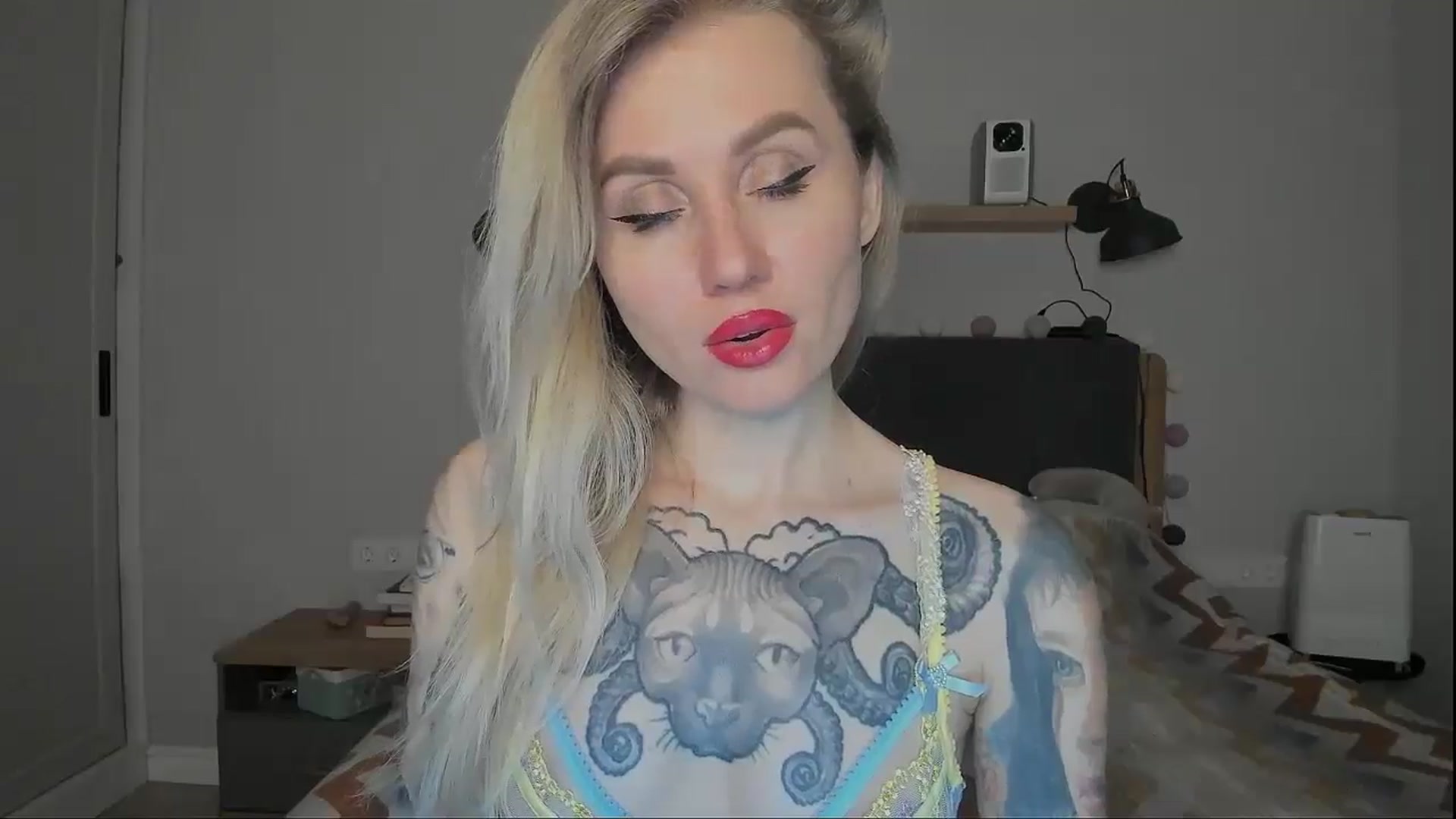 Gallery image thumbnail from Alexa_Smithhh's myfreecams stream on, 10/12/2024, 18:27 image 14 of 20