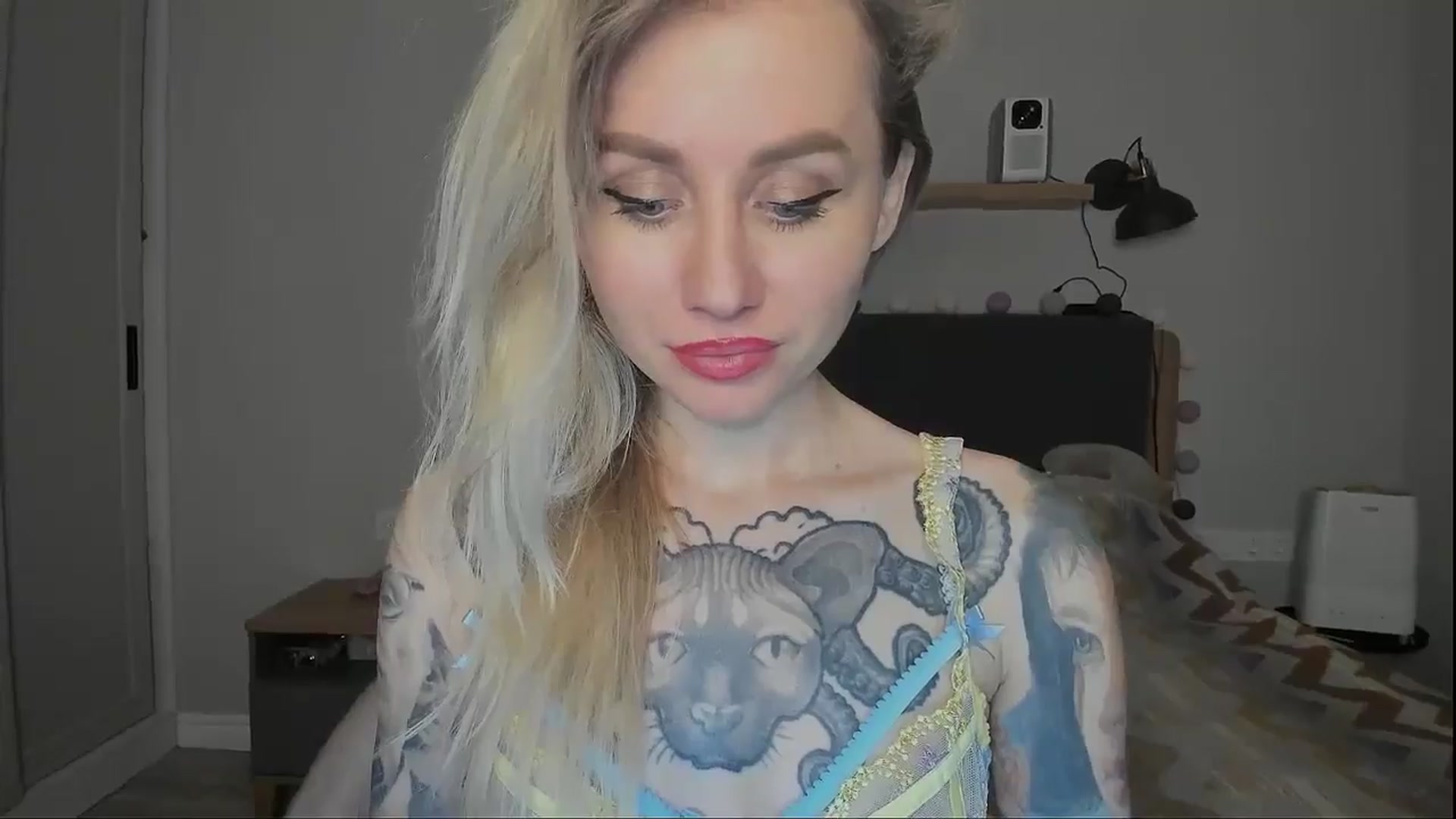 Gallery image thumbnail from Alexa_Smithhh's myfreecams stream on, 10/12/2024, 21:33 image 5 of 20