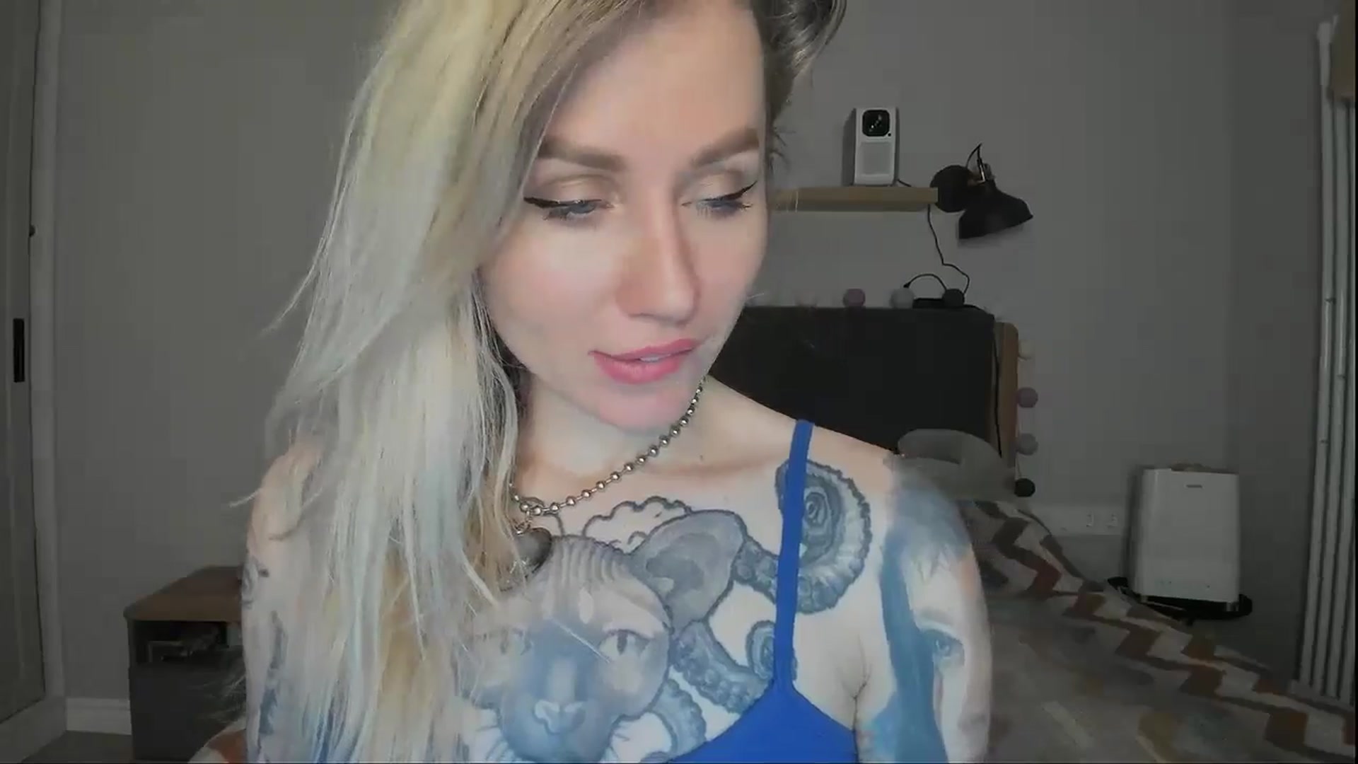 Gallery image thumbnail from Alexa_Smithhh's myfreecams stream on, 10/13/2024, 19:23 image 14 of 20