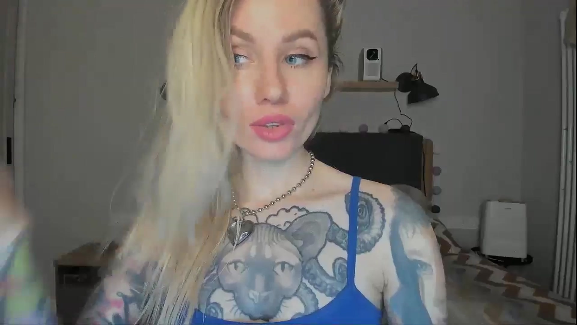 Gallery image thumbnail from Alexa_Smithhh's myfreecams stream on, 10/13/2024, 19:23 image 12 of 20