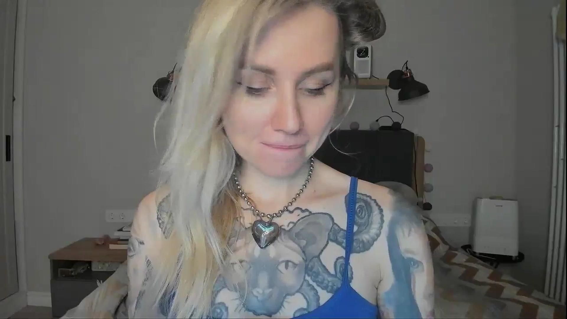 Gallery image thumbnail from Alexa_Smithhh's myfreecams stream on, 10/13/2024, 21:01 image 15 of 20